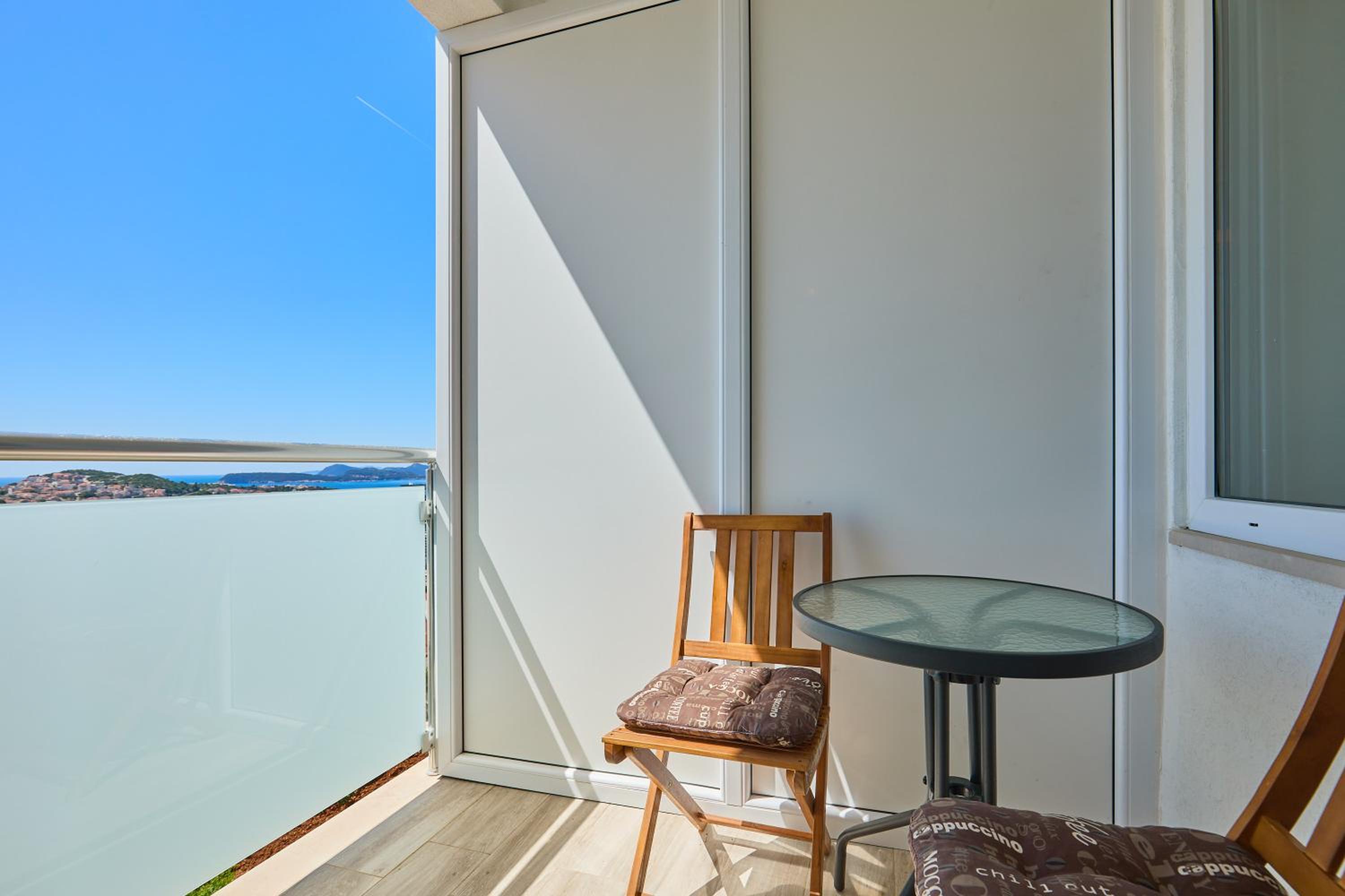 Studio Apartment Tarik