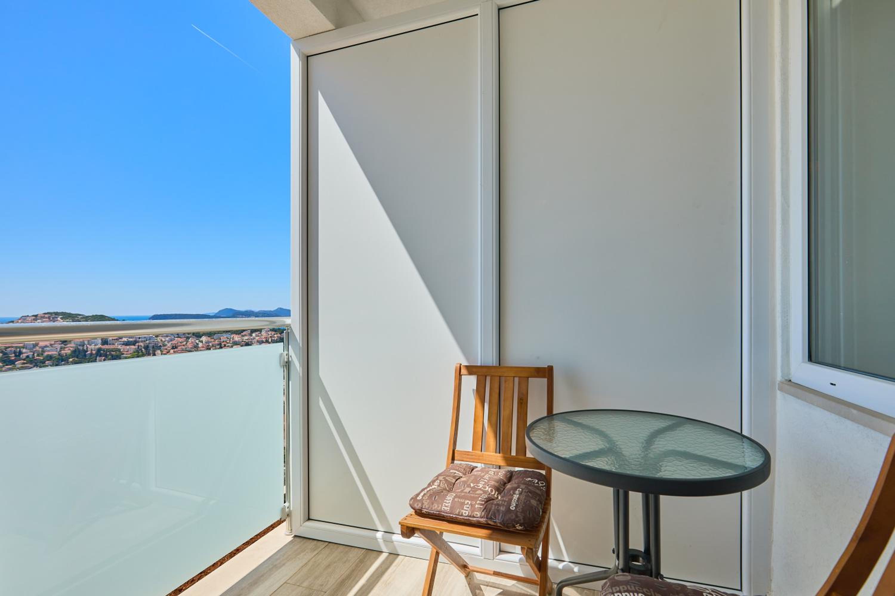 Studio Apartment Tarik