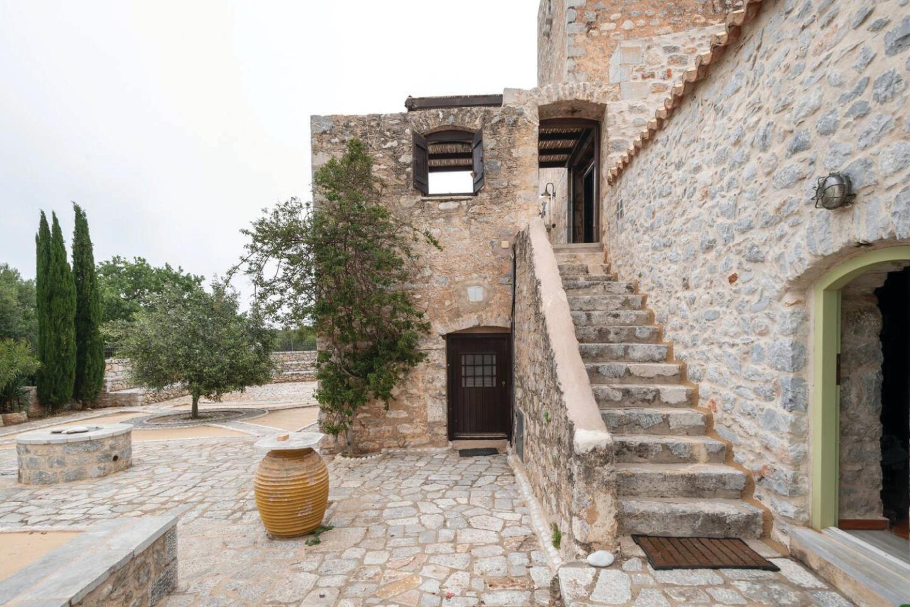 Fameliti Casa Torre - Historic Maniot Tower House view 4