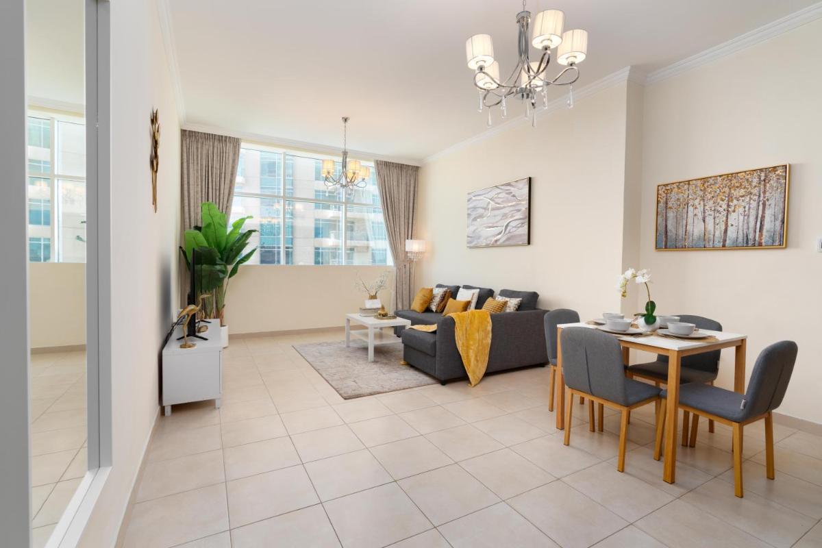 Spacious 2 beds 5 min walk from Dubai Mall with brand new gym and rooftop swimming pool
