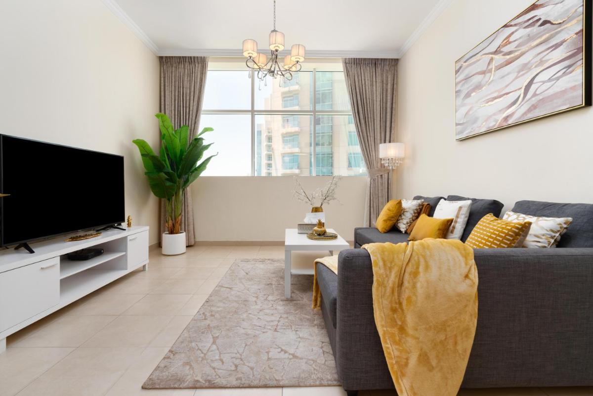 Spacious 2 beds 5 min walk from Dubai Mall with brand new gym and rooftop swimming pool