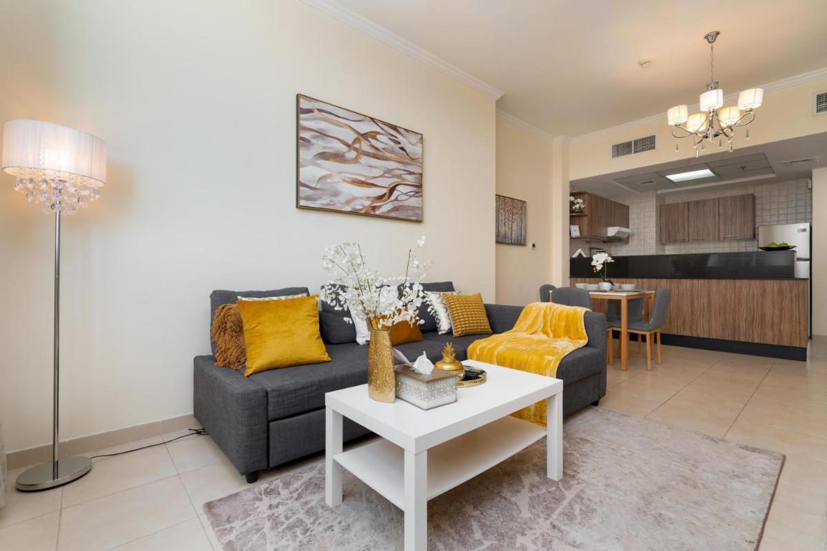 Spacious 2 beds 5 min walk from Dubai Mall with brand new gym and rooftop swimming pool