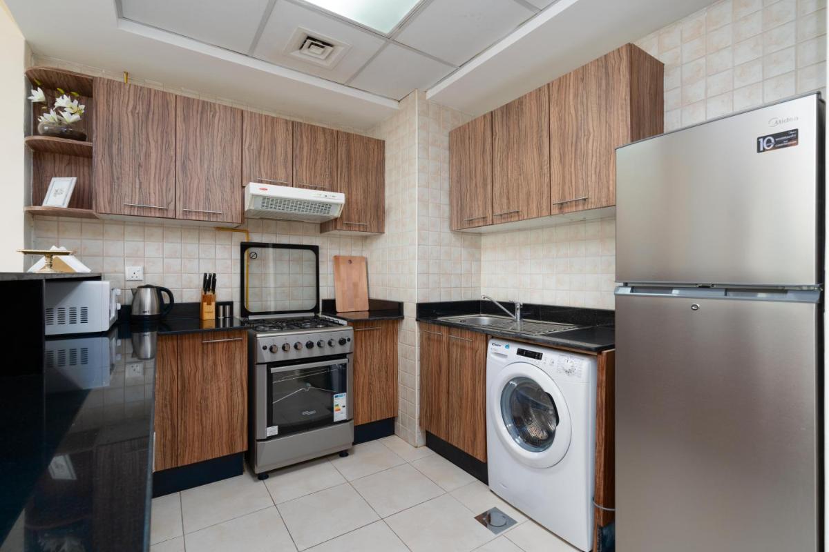 Spacious 2 beds 5 min walk from Dubai Mall with brand new gym and rooftop swimming pool