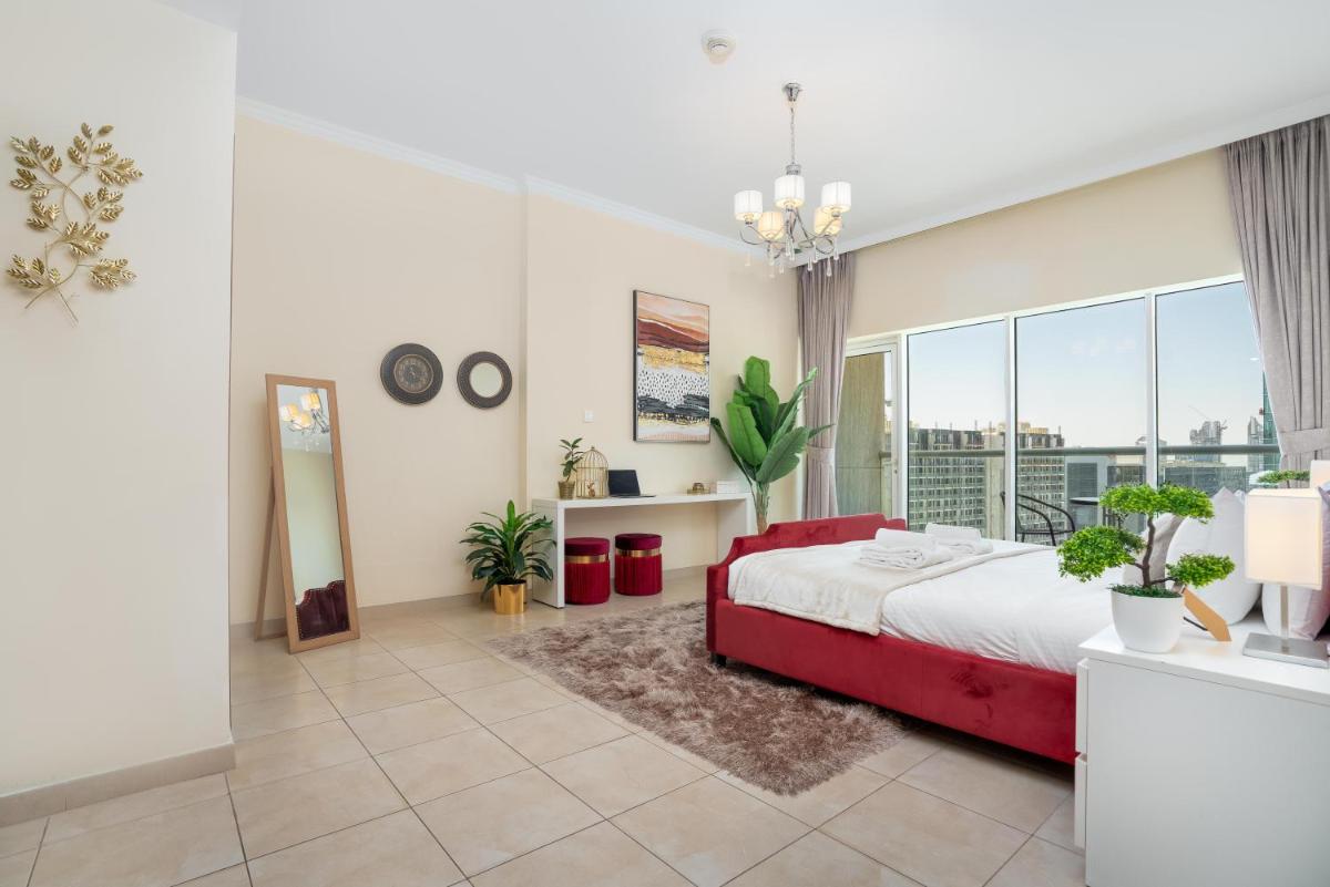 Spacious 2 beds 5 min walk from Dubai Mall with brand new gym and rooftop swimming pool