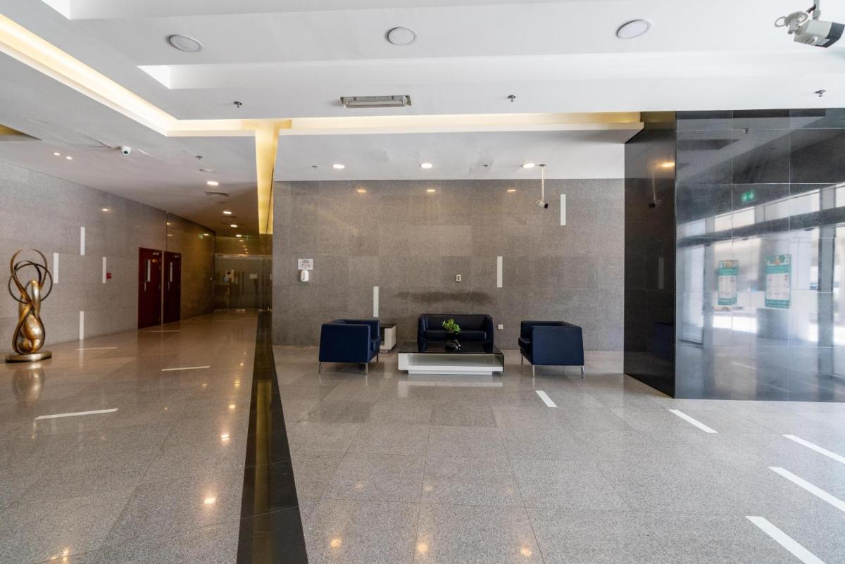 Spacious 2 beds 5 min walk from Dubai Mall with brand new gym and rooftop swimming pool