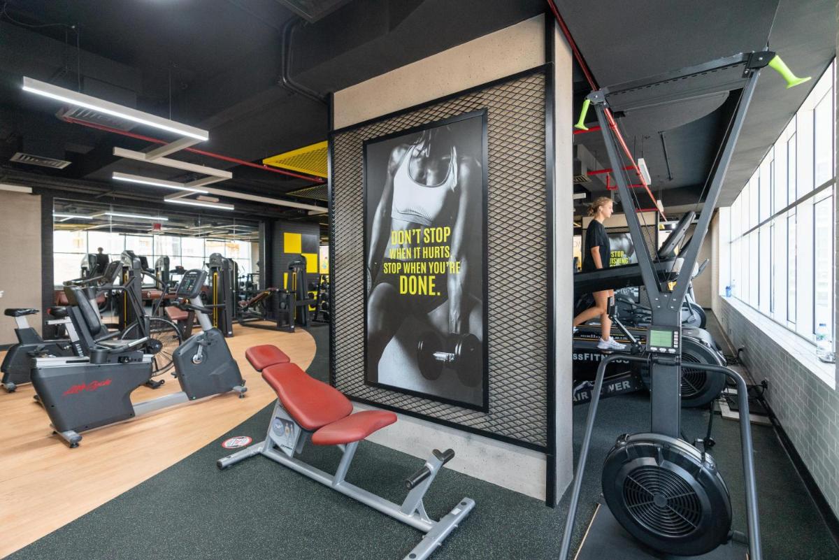 Spacious 2 beds 5 min walk from Dubai Mall with brand new gym and rooftop swimming pool