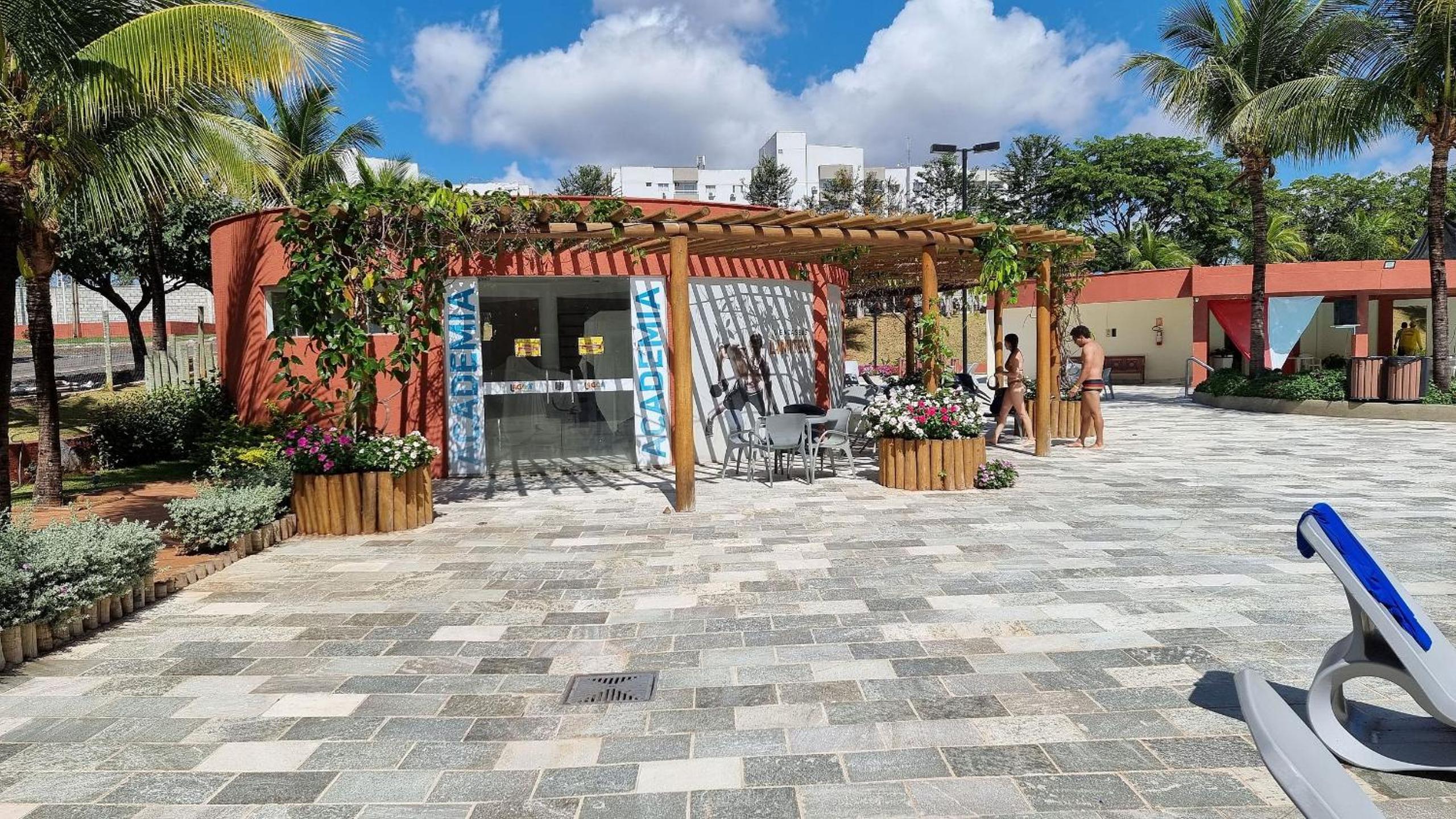 PARQUE AQUÁTICO Lagoa Quente, à 50m, entrada + barata .Segurança 24h.Apto vista piscinas