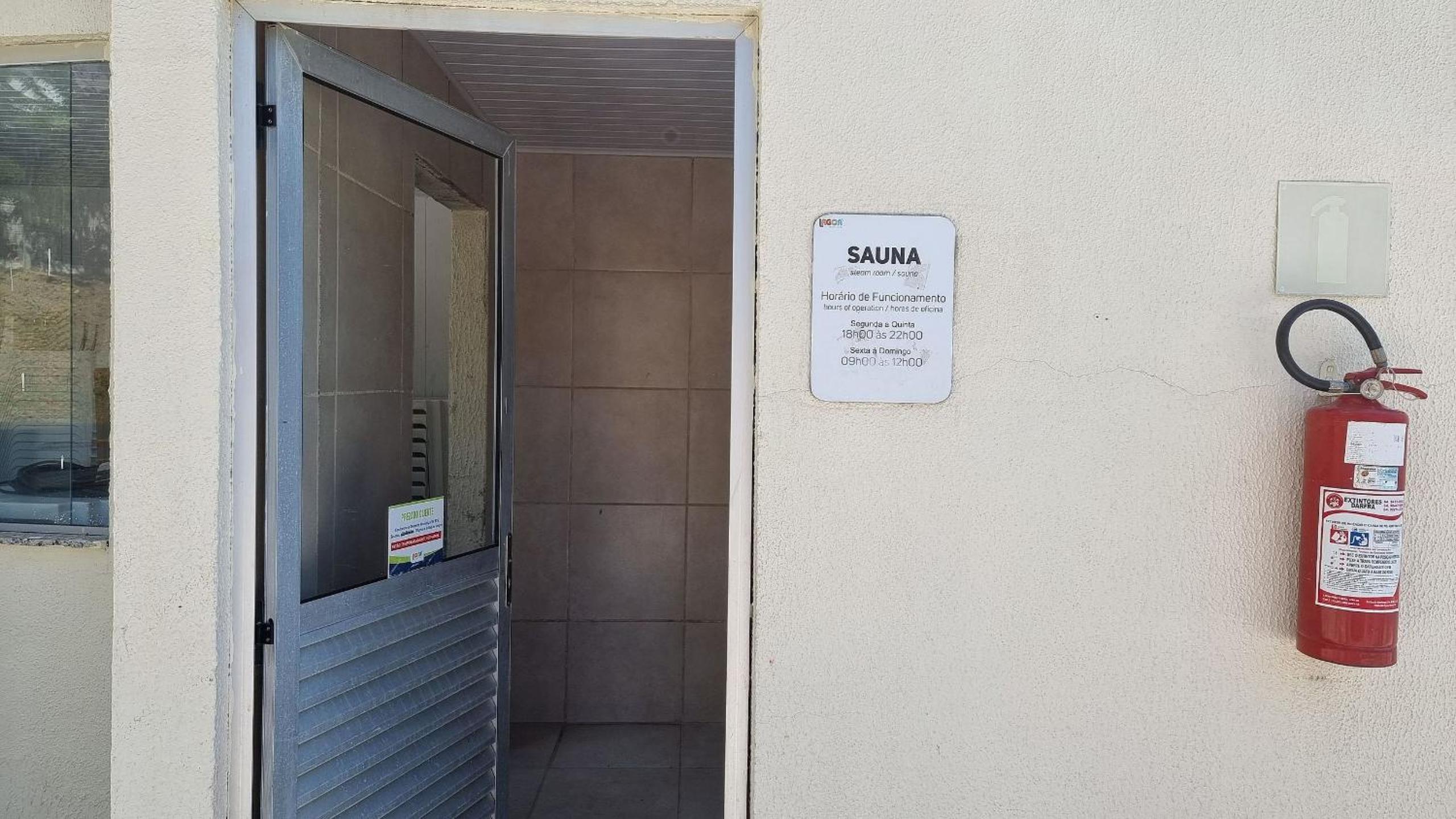 PARQUE AQUÁTICO Lagoa Quente, à 50m, entrada + barata .Segurança 24h.Apto vista piscinas