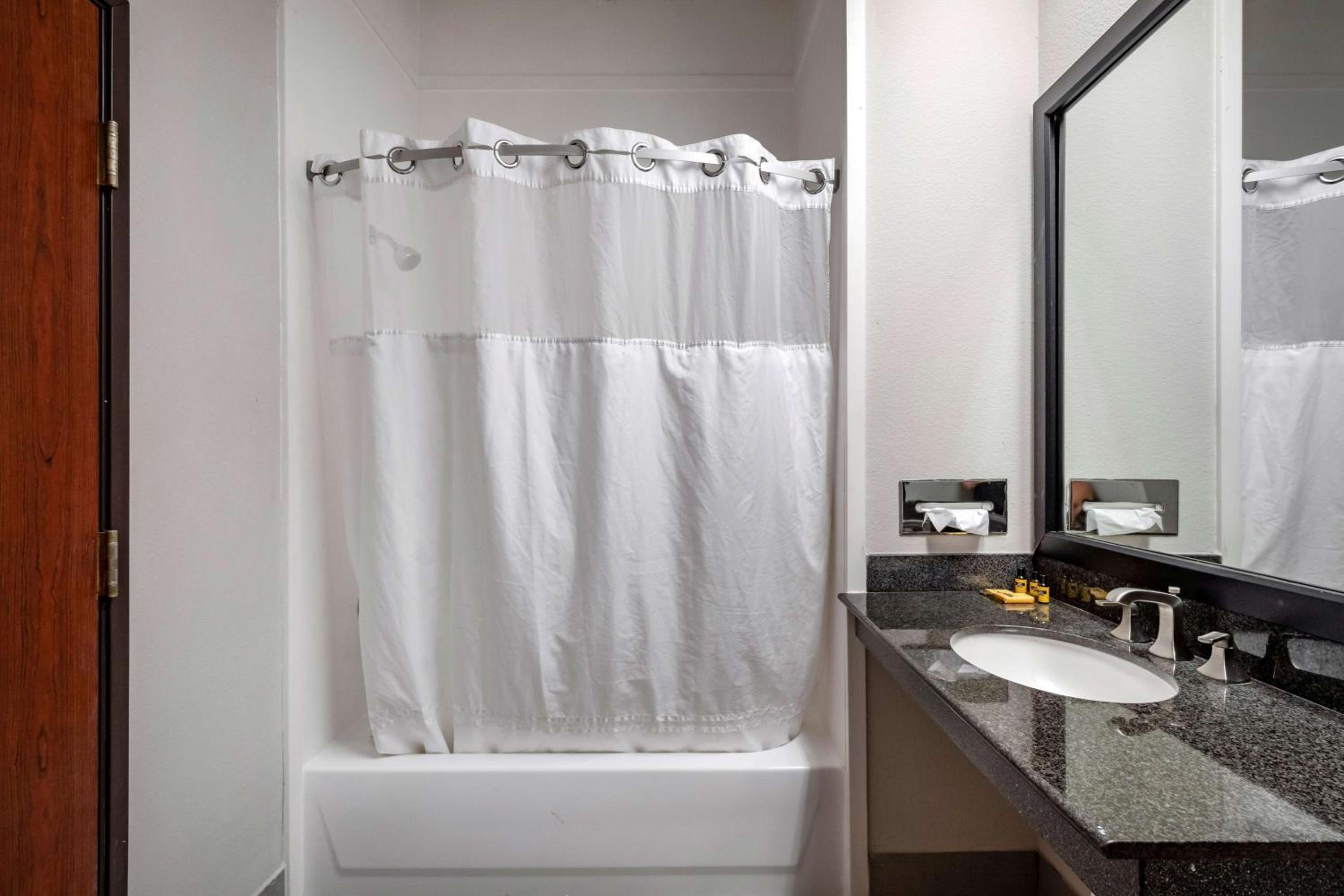 Best Western Plus McKinney Inn and Suites - Property Image 1