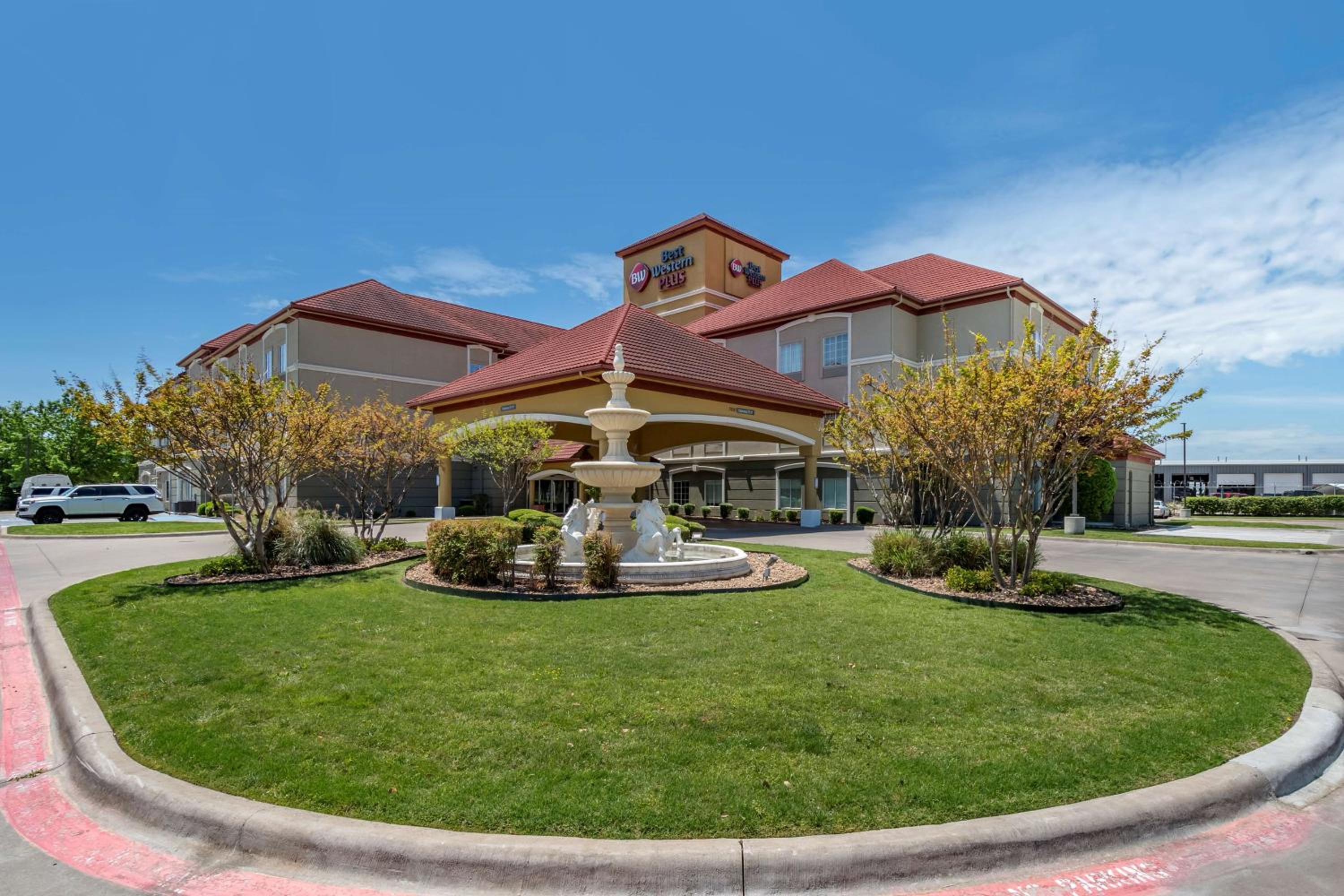 Greenville Vacations - BEST WESTERN PLUS Monica Royale Inn  Suites - Property Image 1