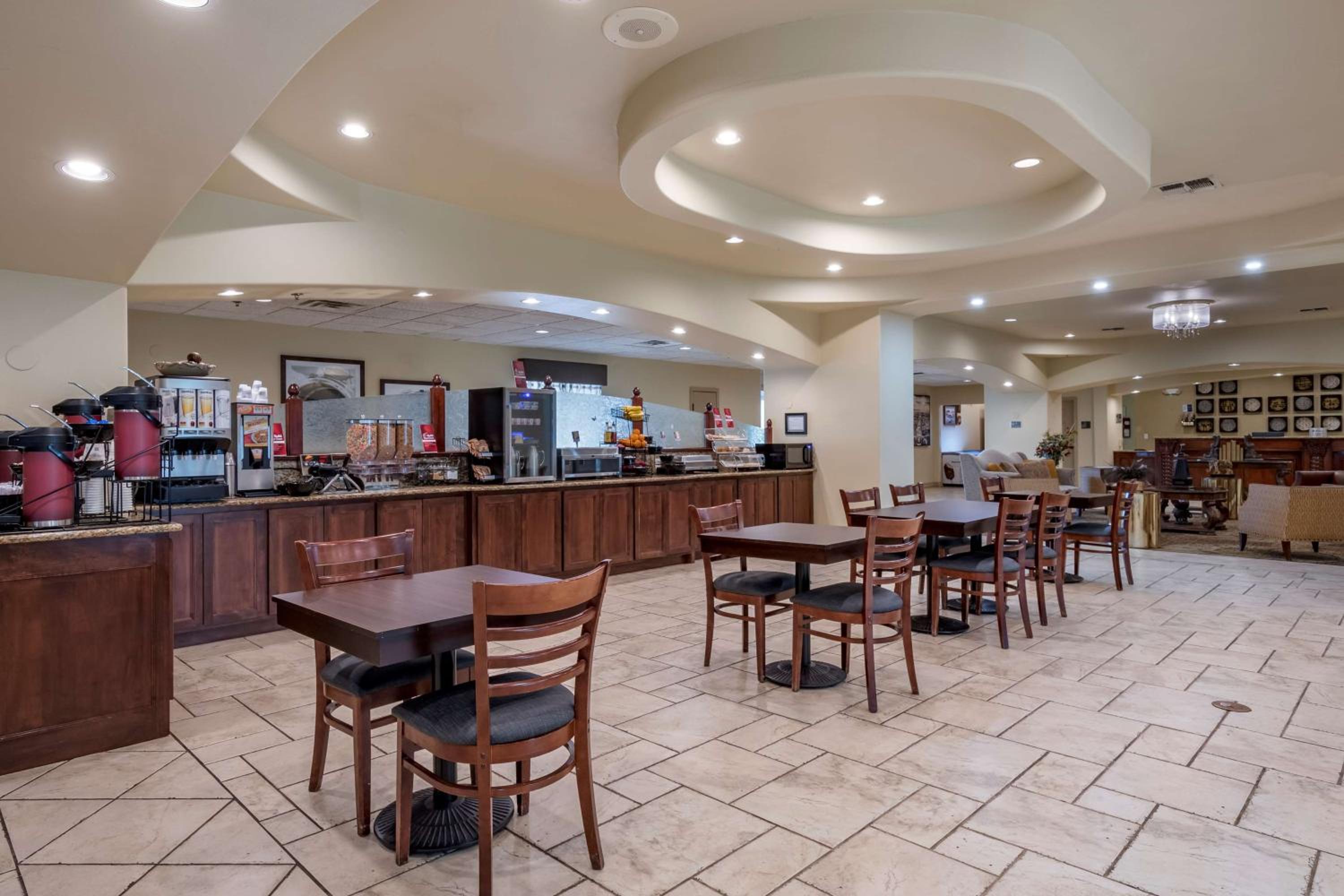 Greenville Vacations - BEST WESTERN PLUS Monica Royale Inn  Suites - Property Image 3