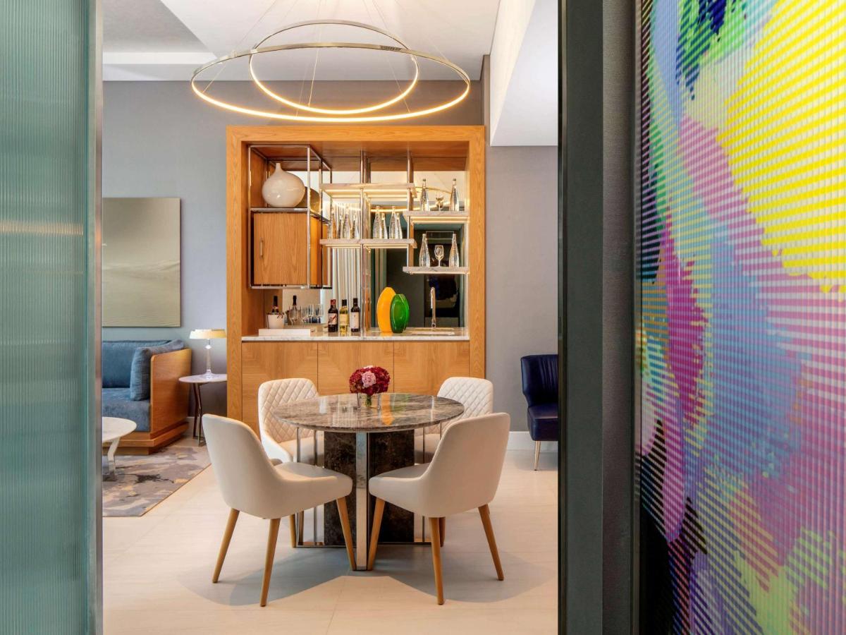 SLS Dubai Hotel & Residences 62