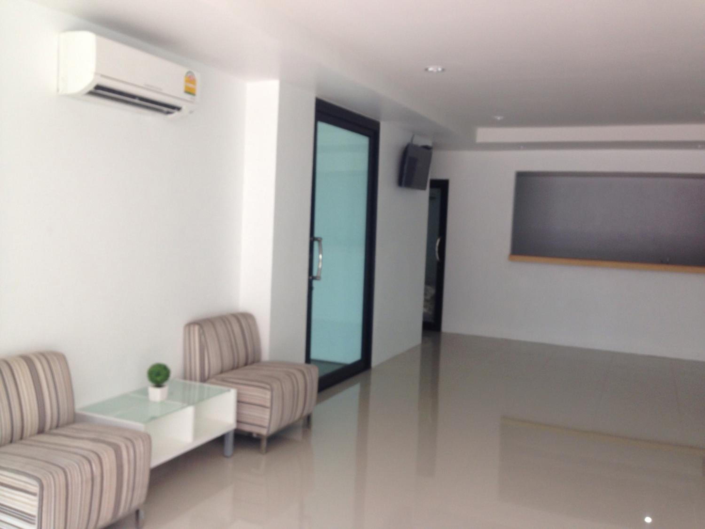 Lobby & Reception