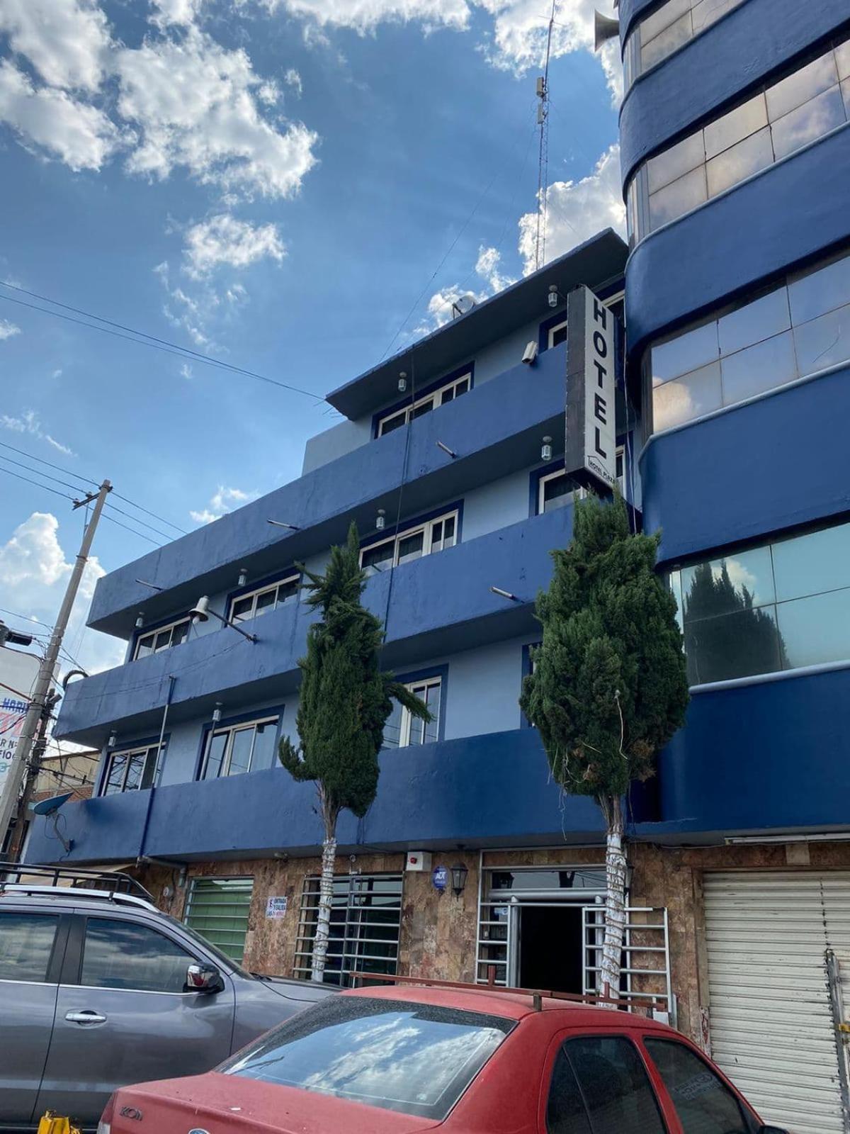 Hotel Plaza - Image 1