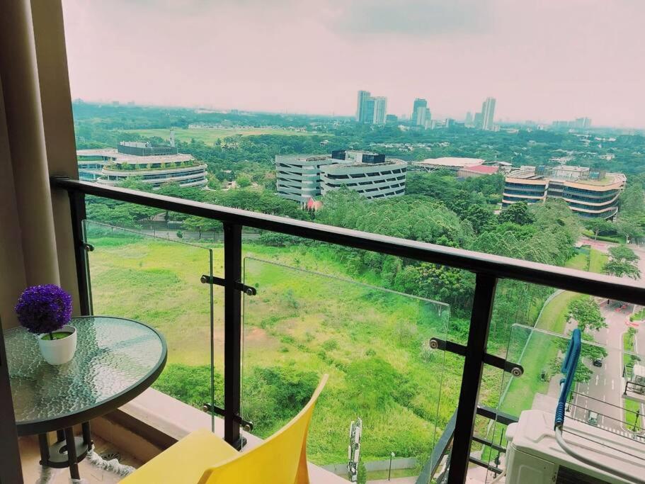 Cozy 1 bedroom studio @skyhouse BSD view 3