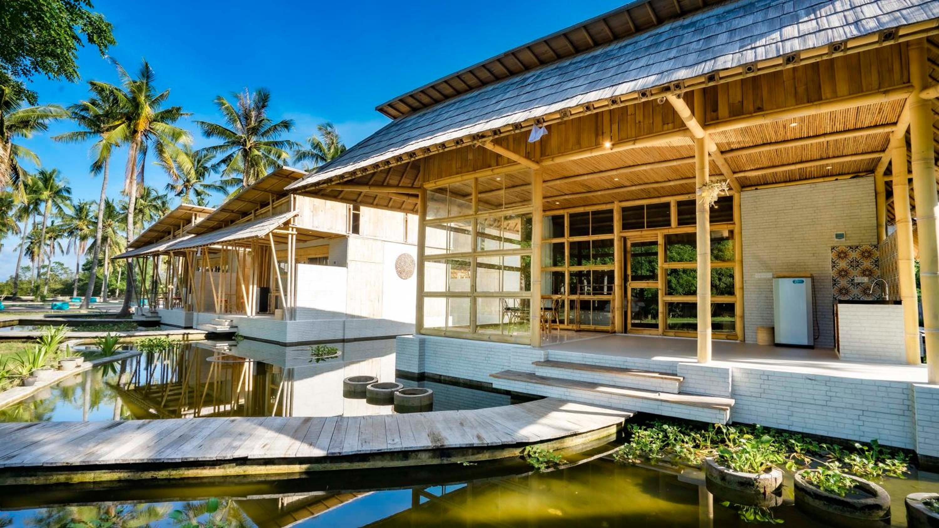 Pravasa Gili Resort by KajaNe