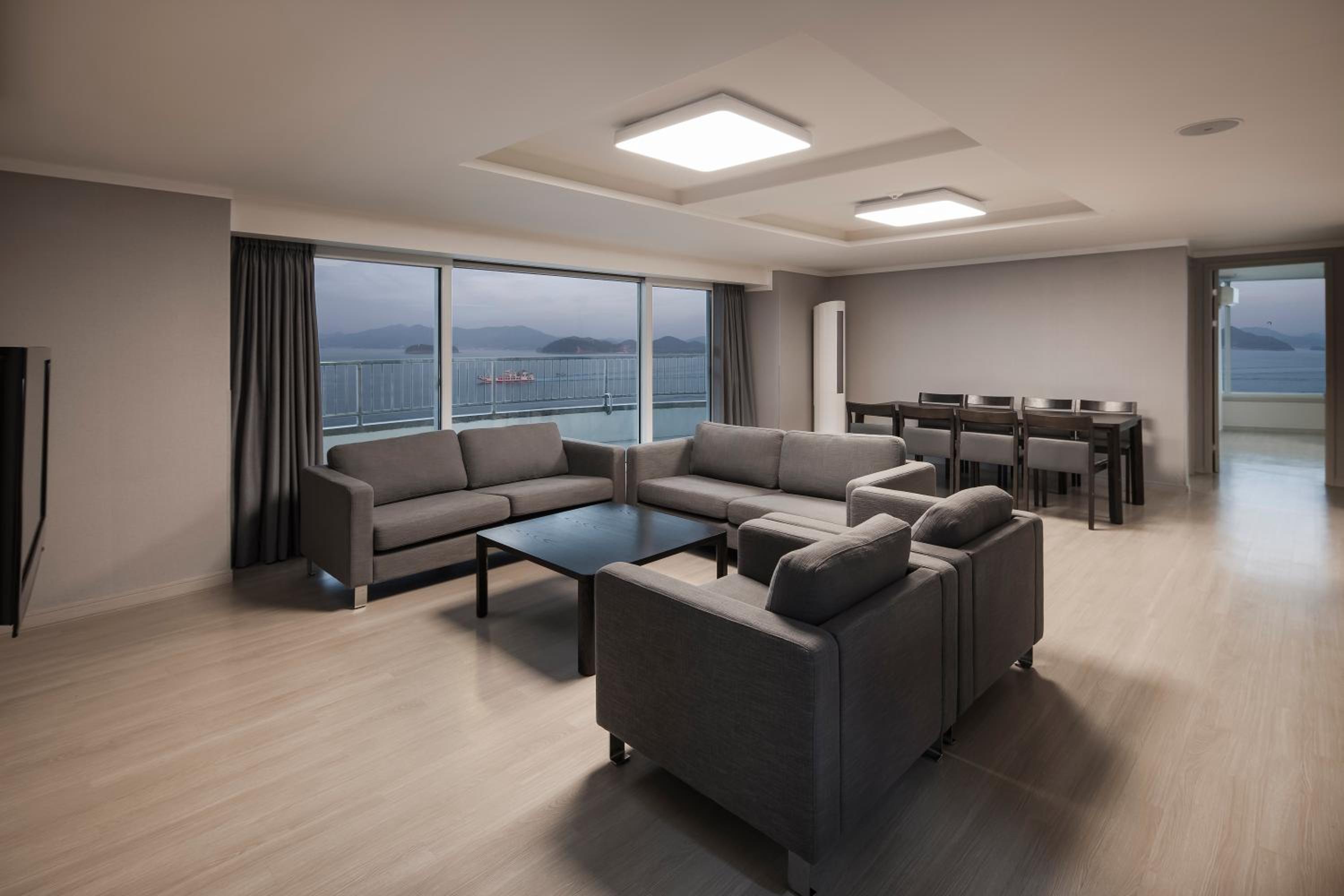 Kumho Tongyeong Marina Resort