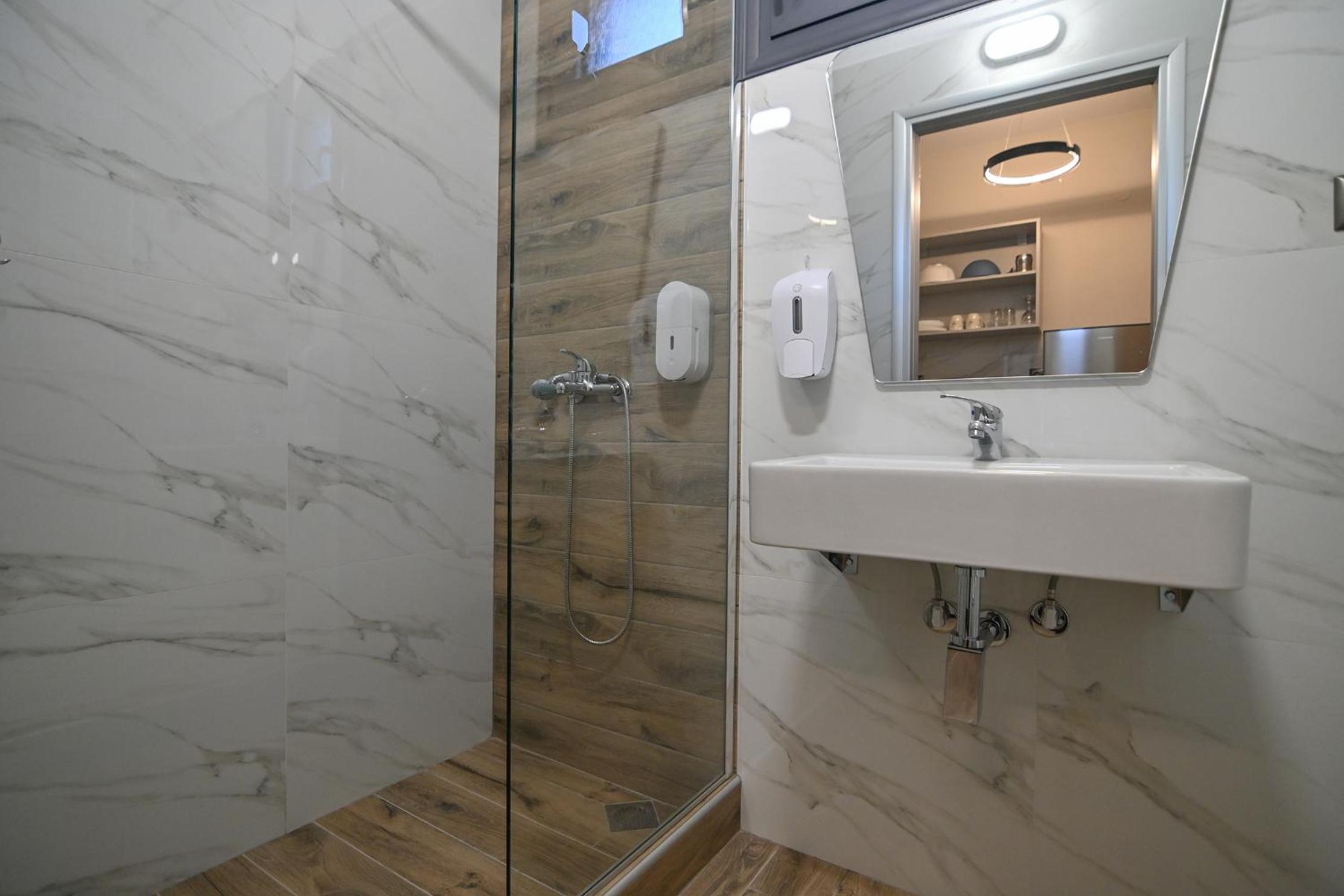 Armonia Luxury Suites