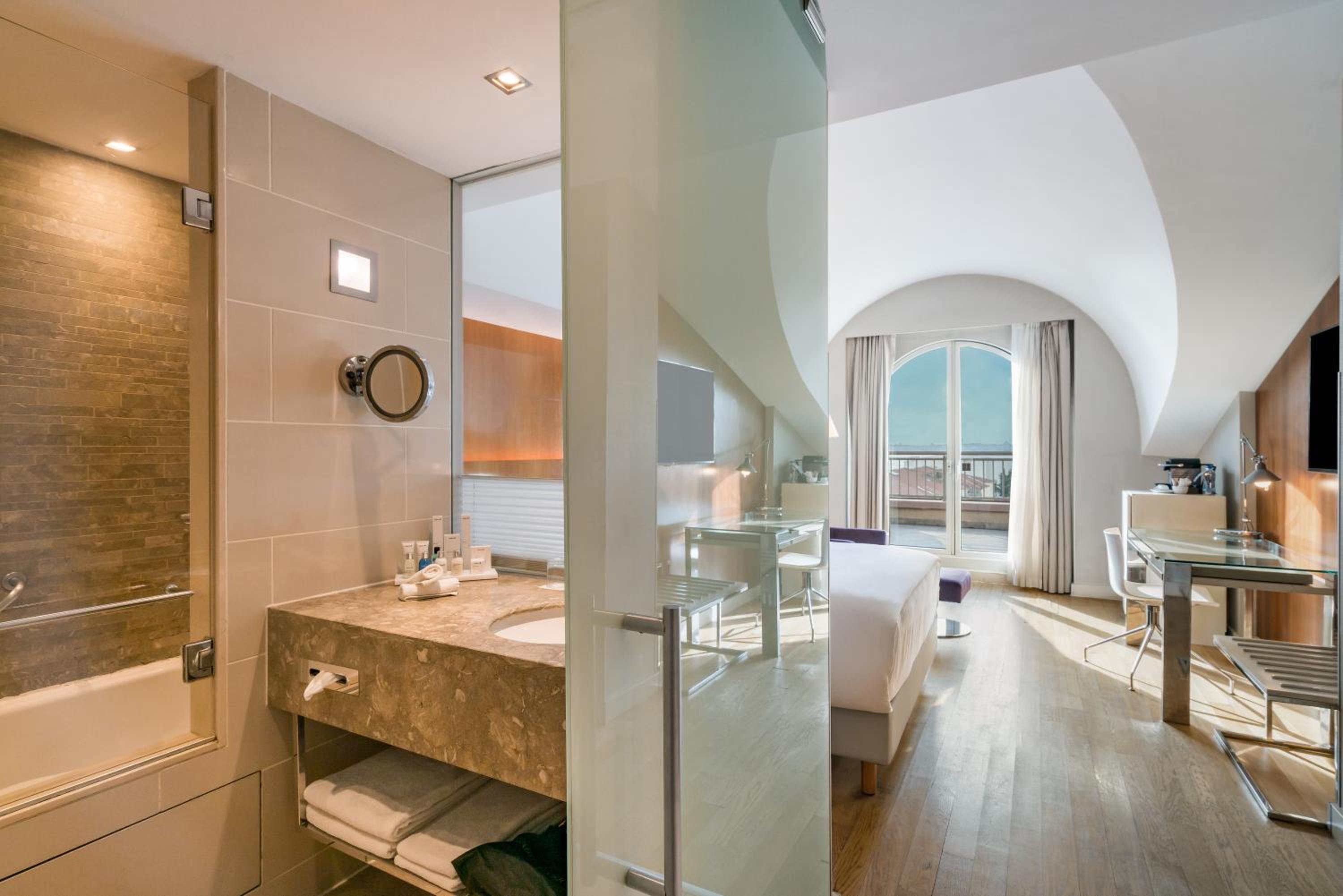 Radisson Blu Bosphorus Hotel - Image 97