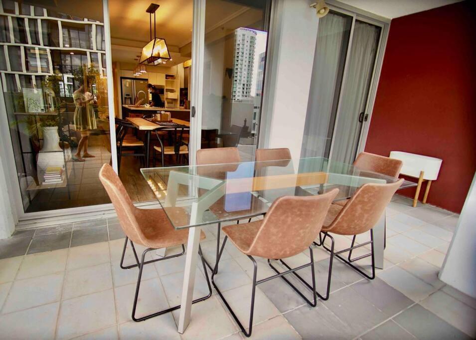 Pet Friendly St Johns Apartment 3 Bed 2 Bath 2 CarPark Brisbane CBD view 2