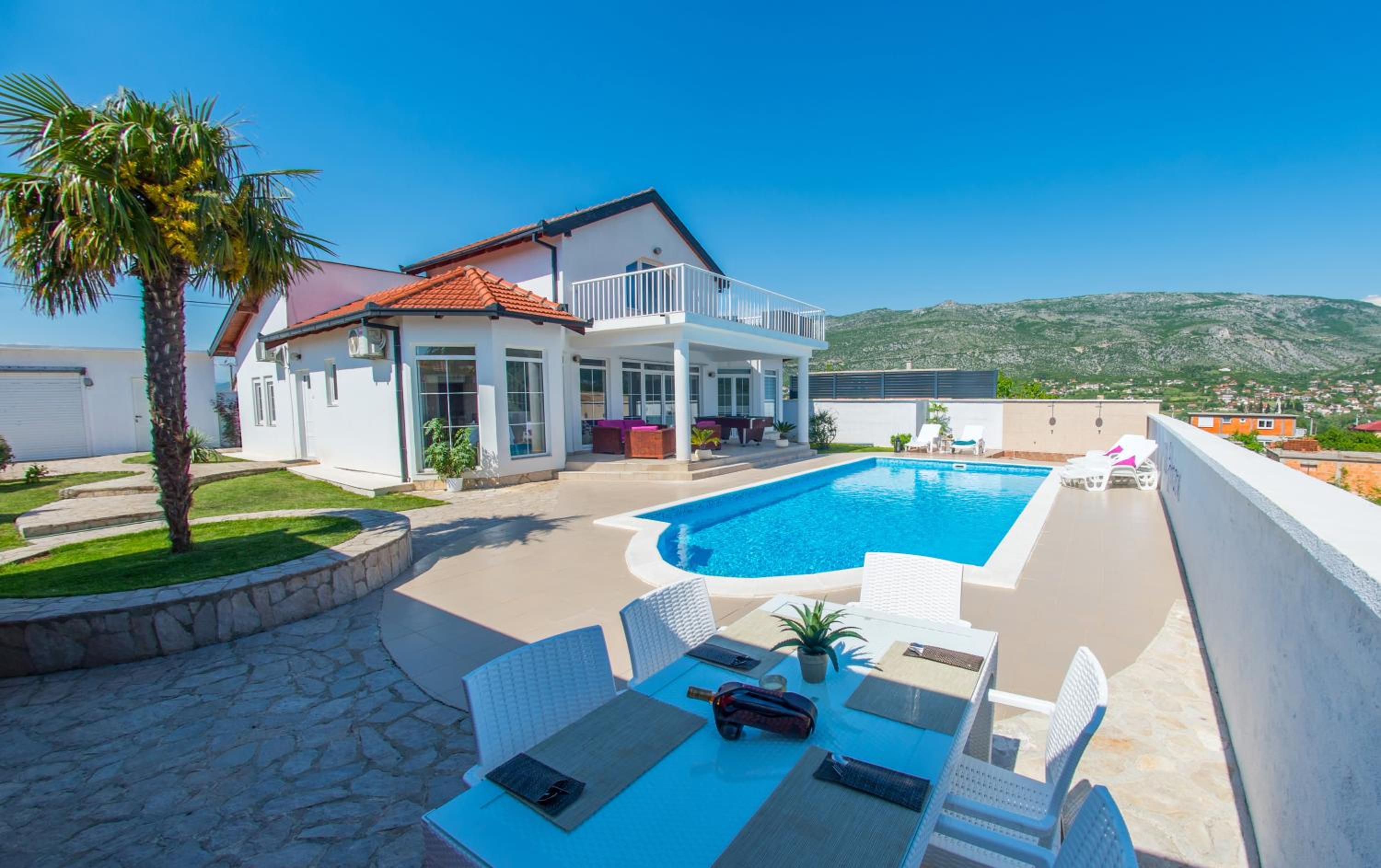 Luxury Villa Horizon view 2