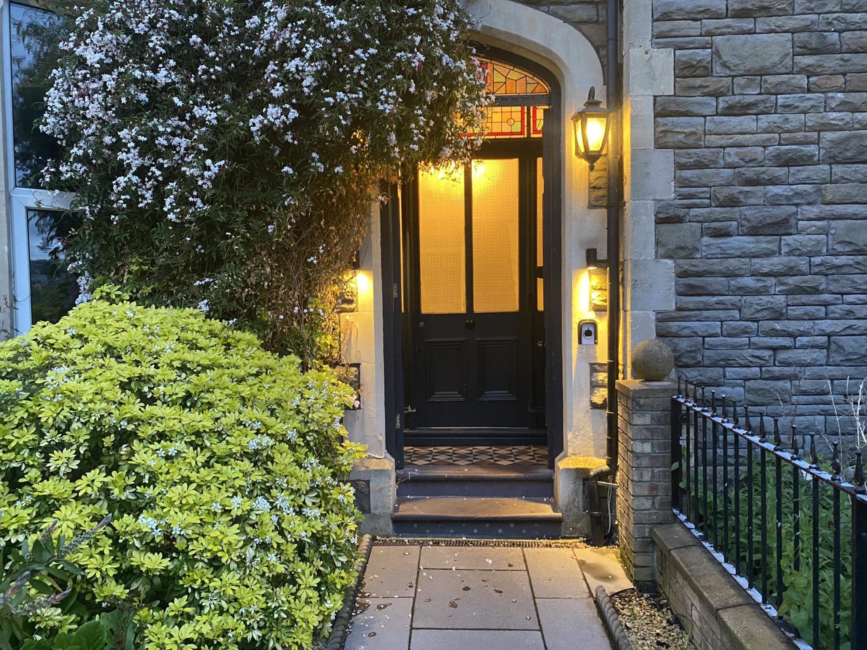 Hotel Number One Hundred Bed And Breakfast - Image 1