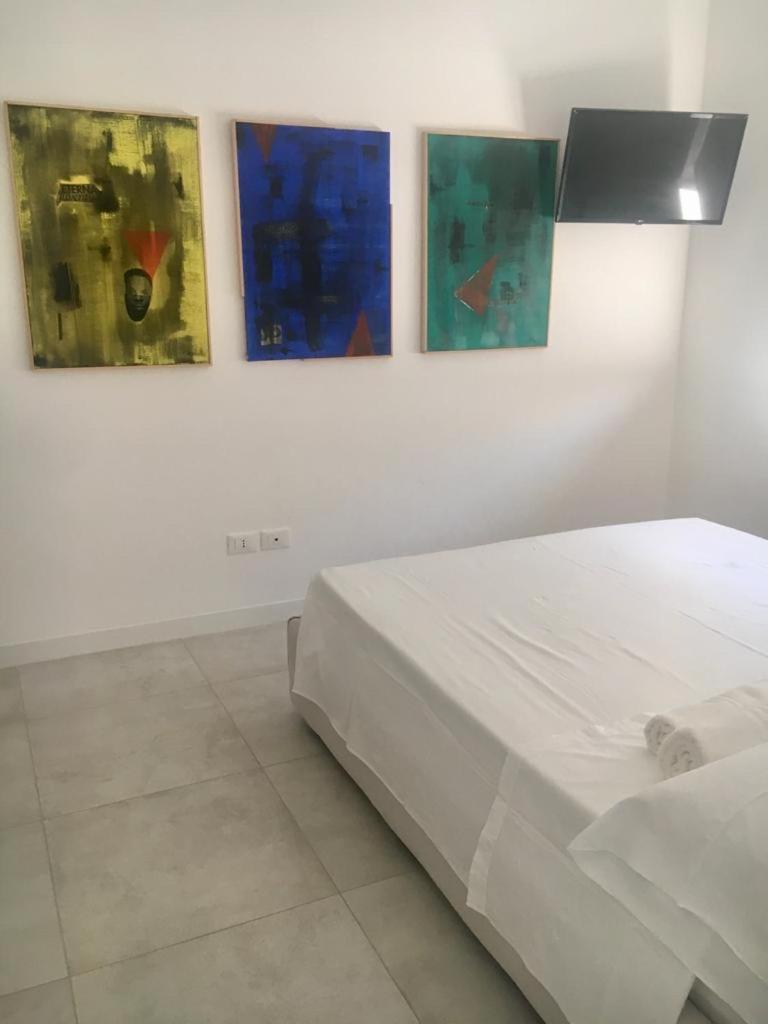 Luxury villa Blue&Blanc piscina a sfioro isola view 3
