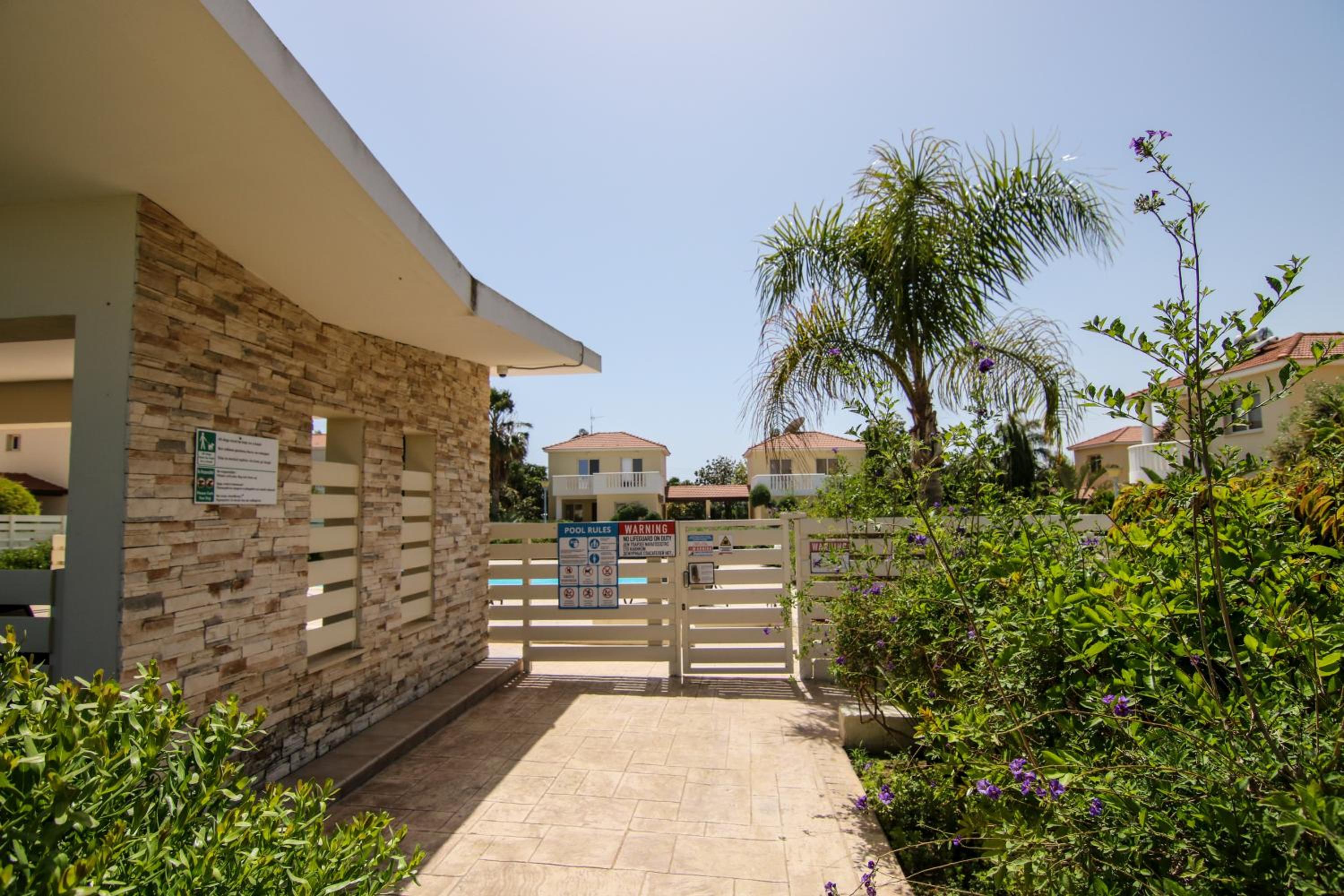 Seaside Luxury Flat Pervolia