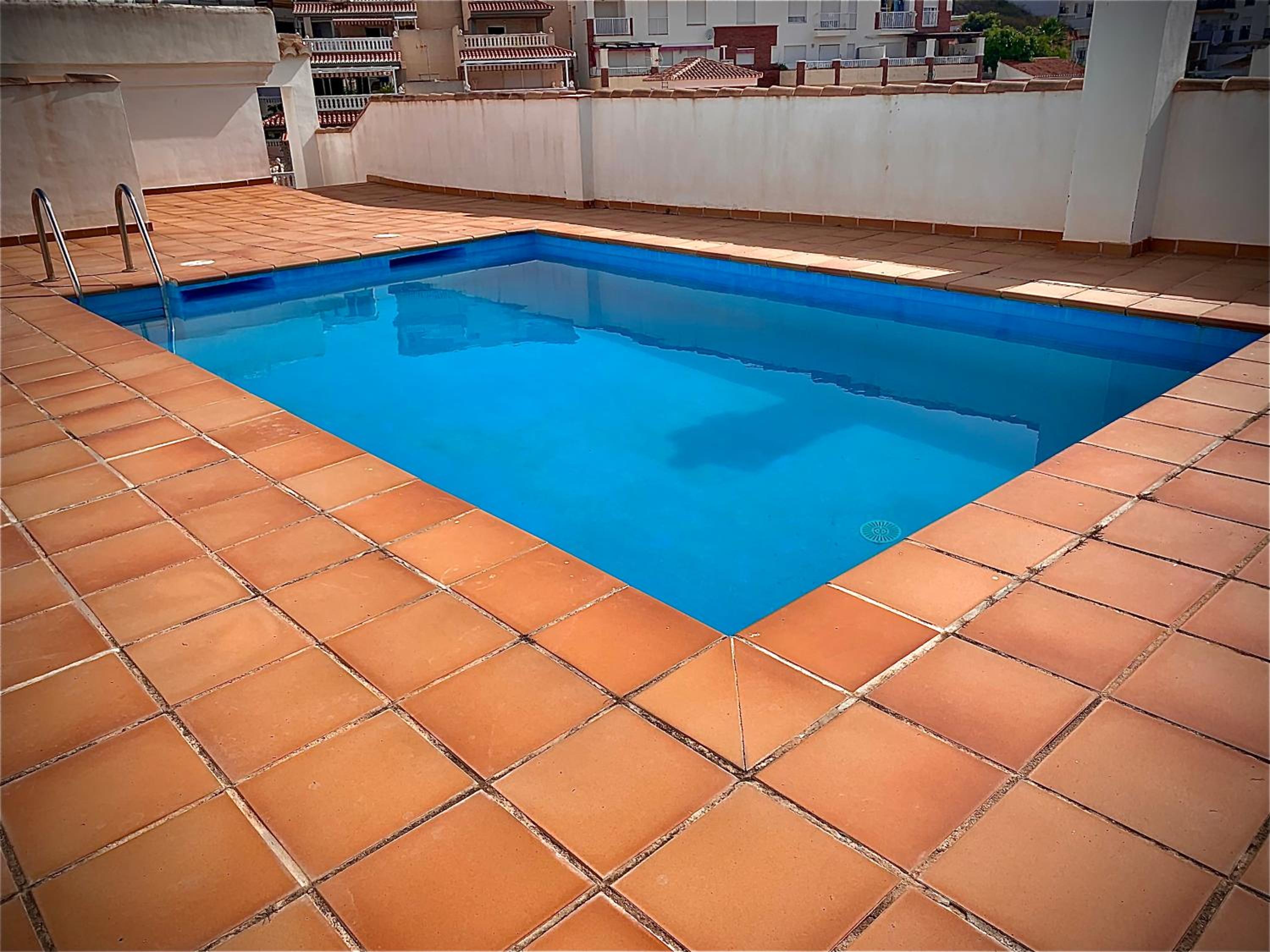 Apartamento en La herradura con Piscina y PARKING view 3