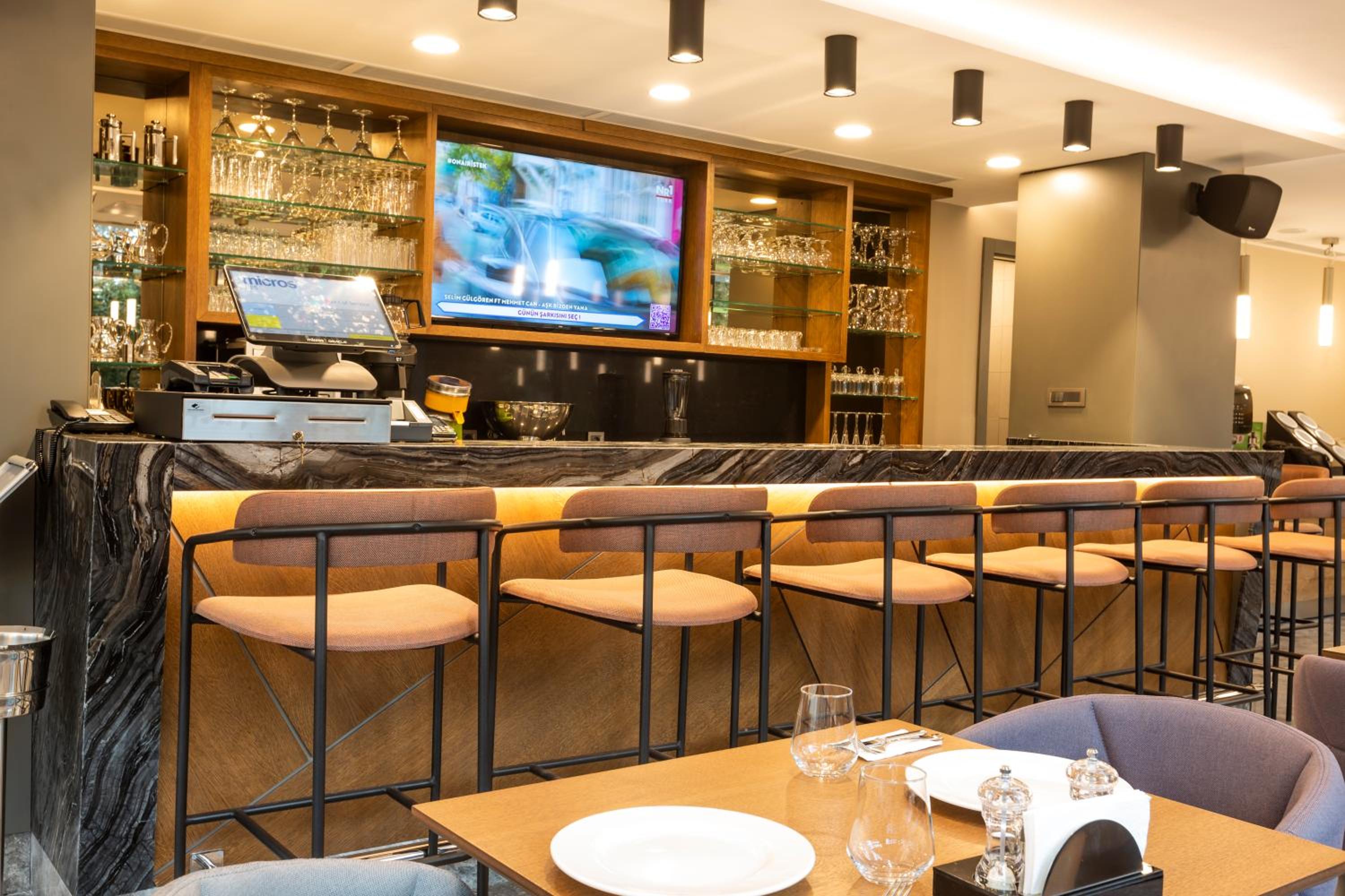 Radisson Otel İstanbul Harbiye - Image 33