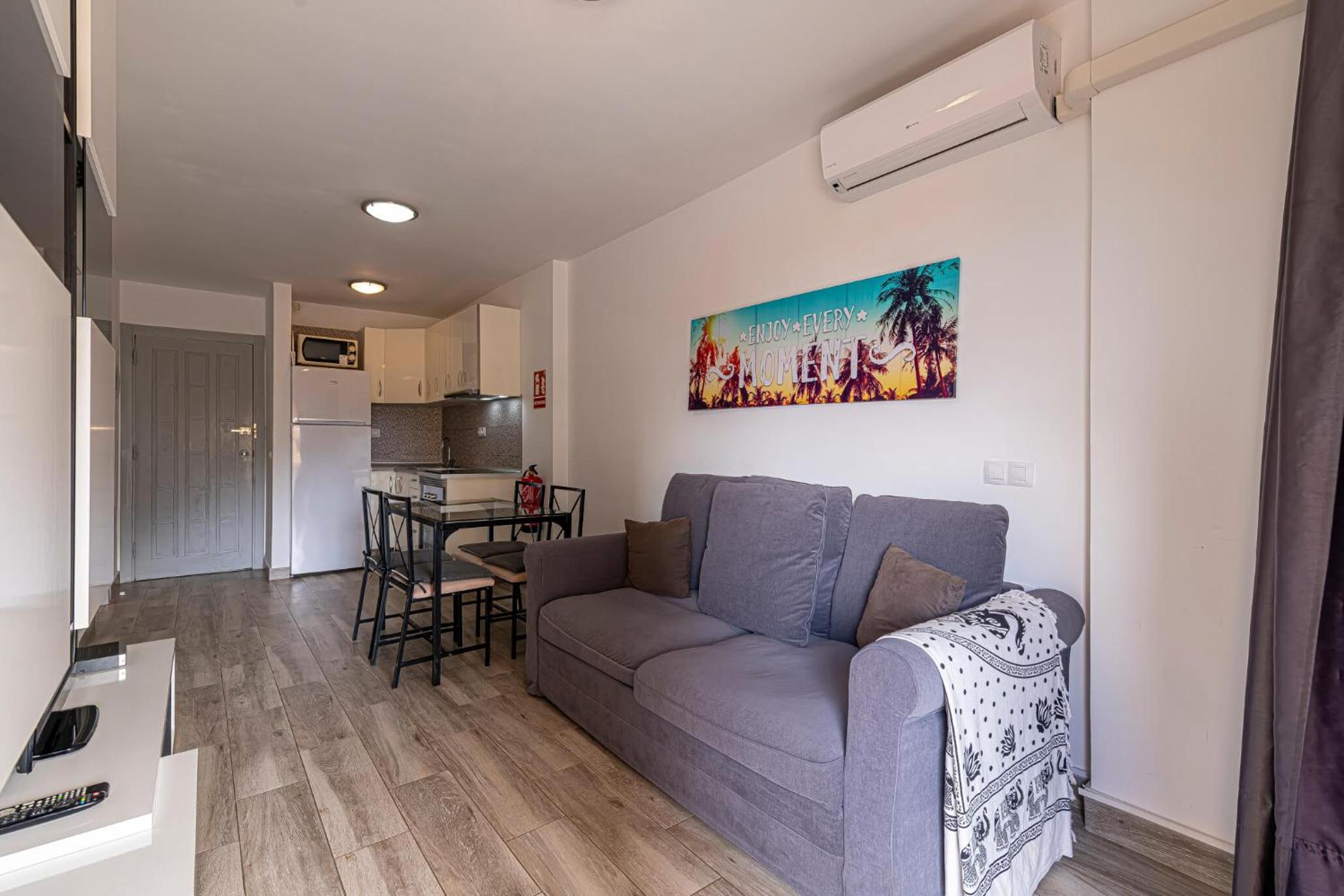 Apartamentos en Torres del Sol photo 2