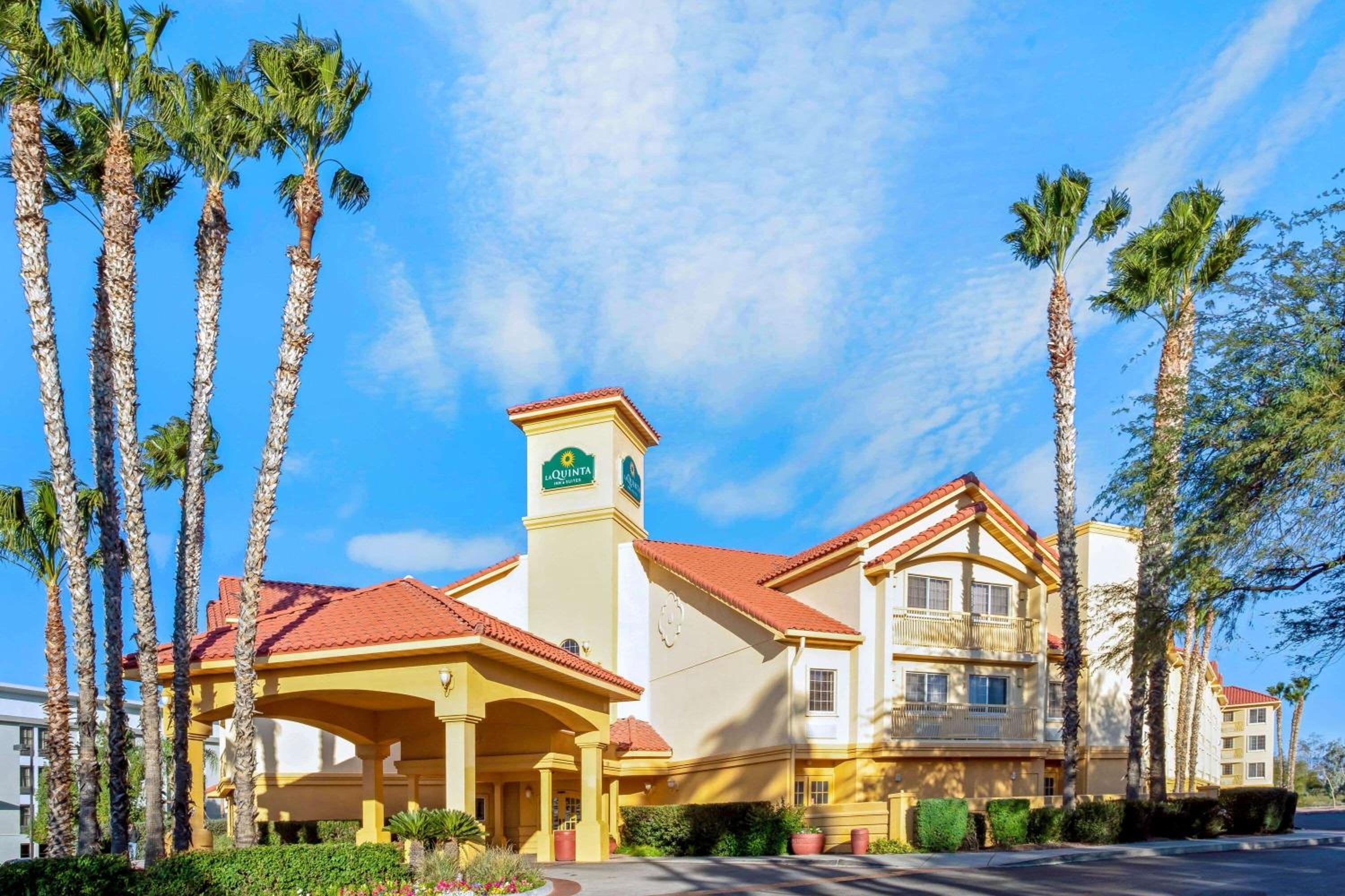 Hotel La Quinta by Wyndham Tucson Airport - Image 1