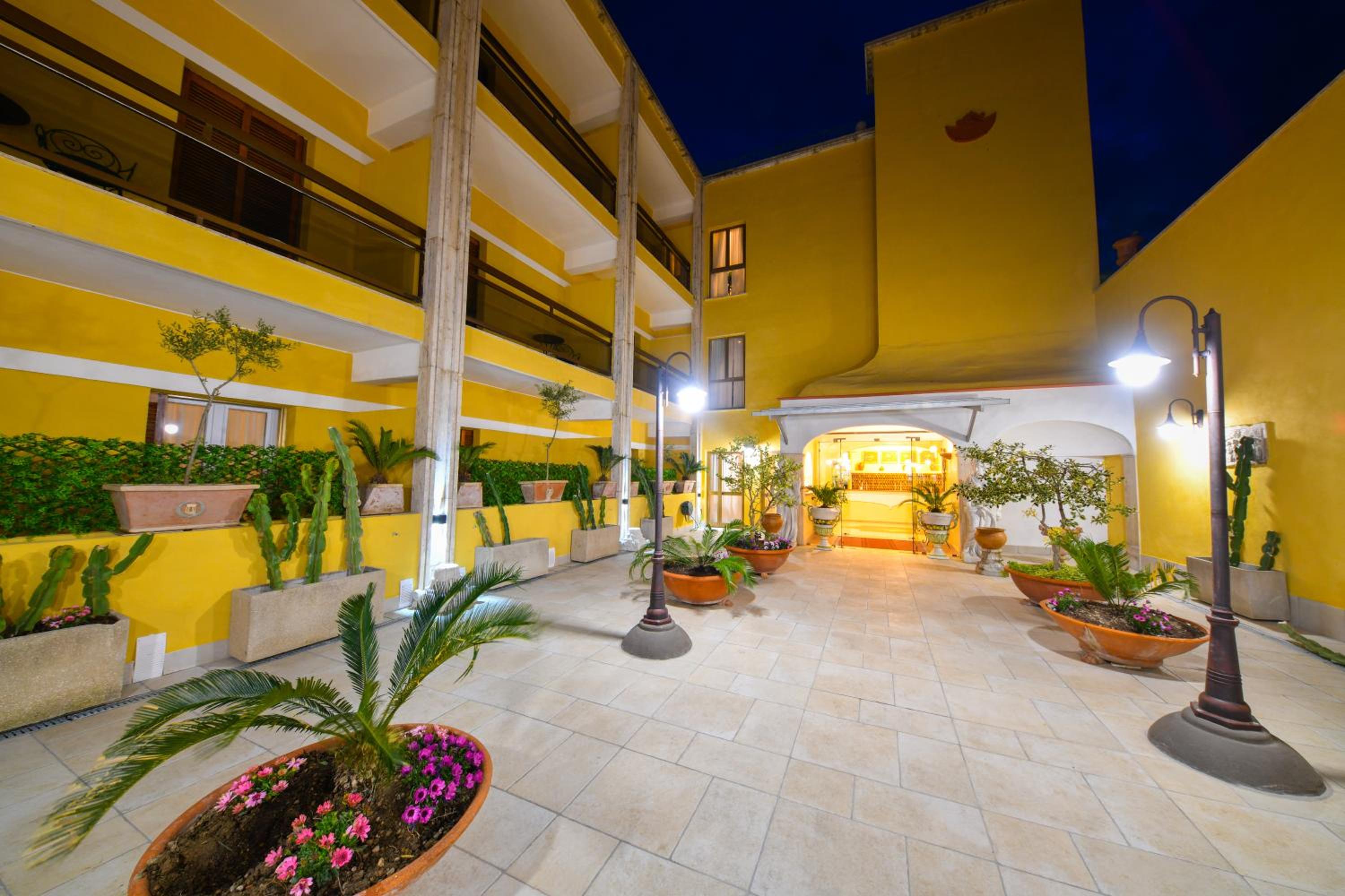 Hotel Grand Hotel Terme di Augusto - Image 1