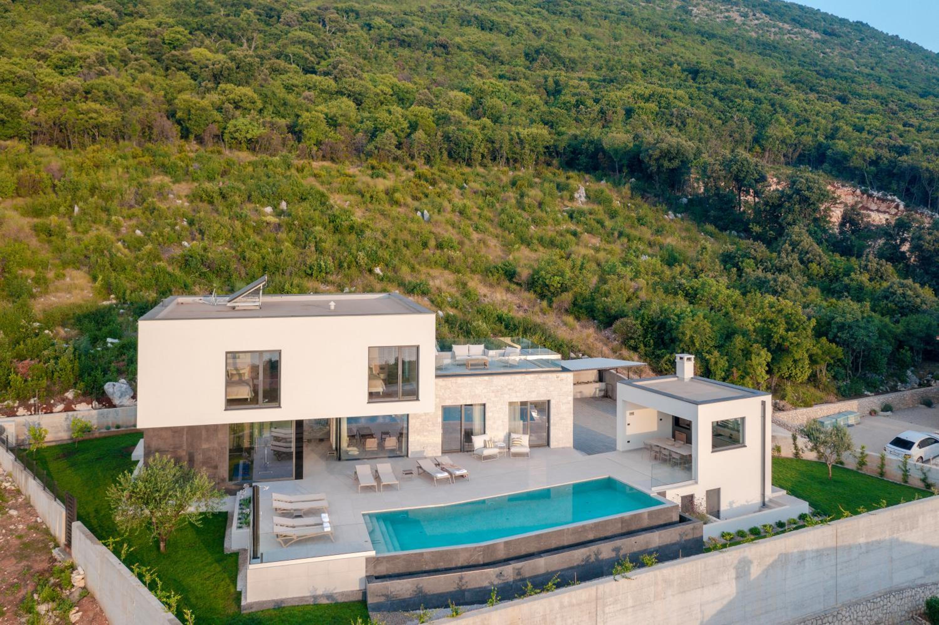 Villa rOvni view 4