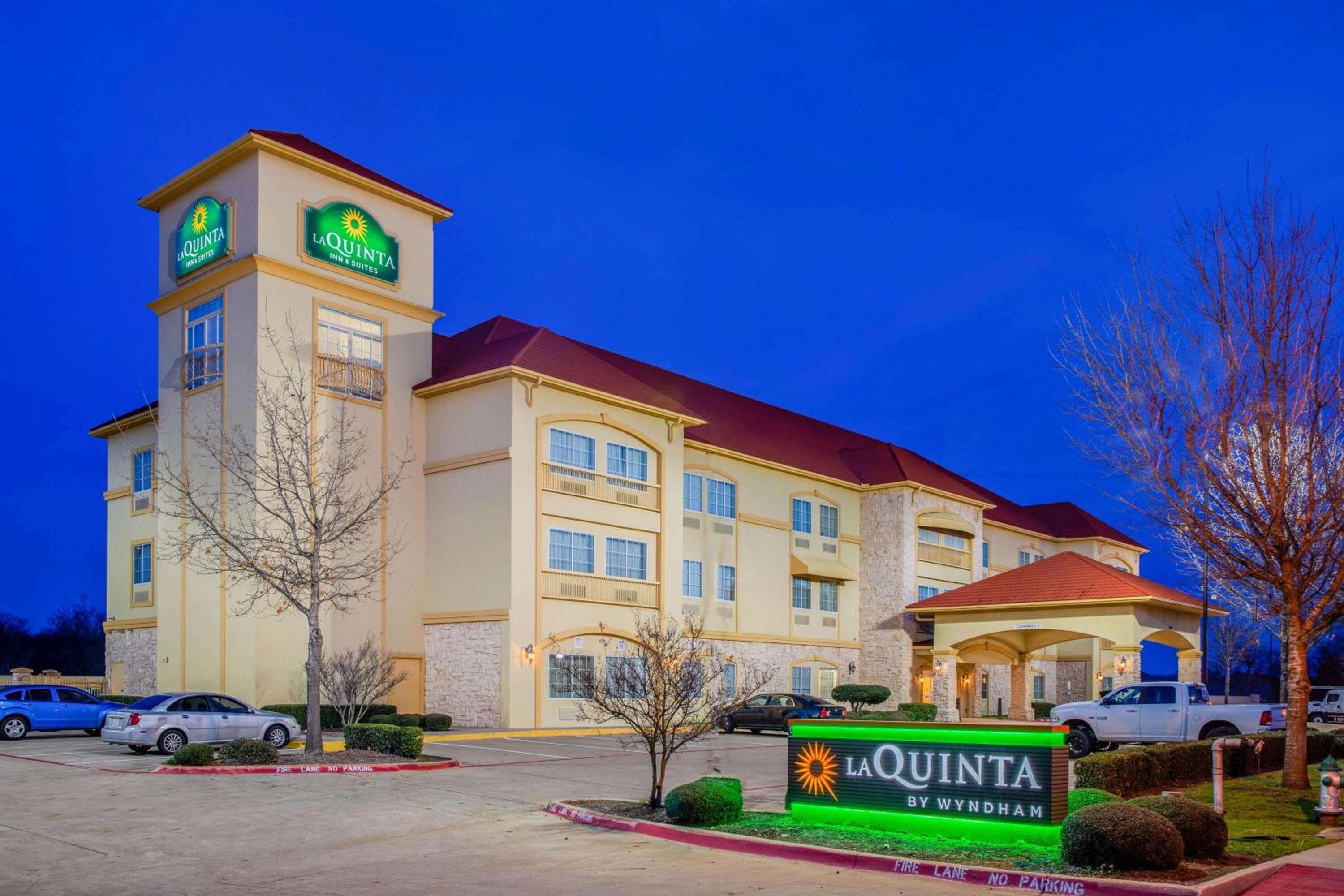 La Quinta by Wyndham Ennis view 4