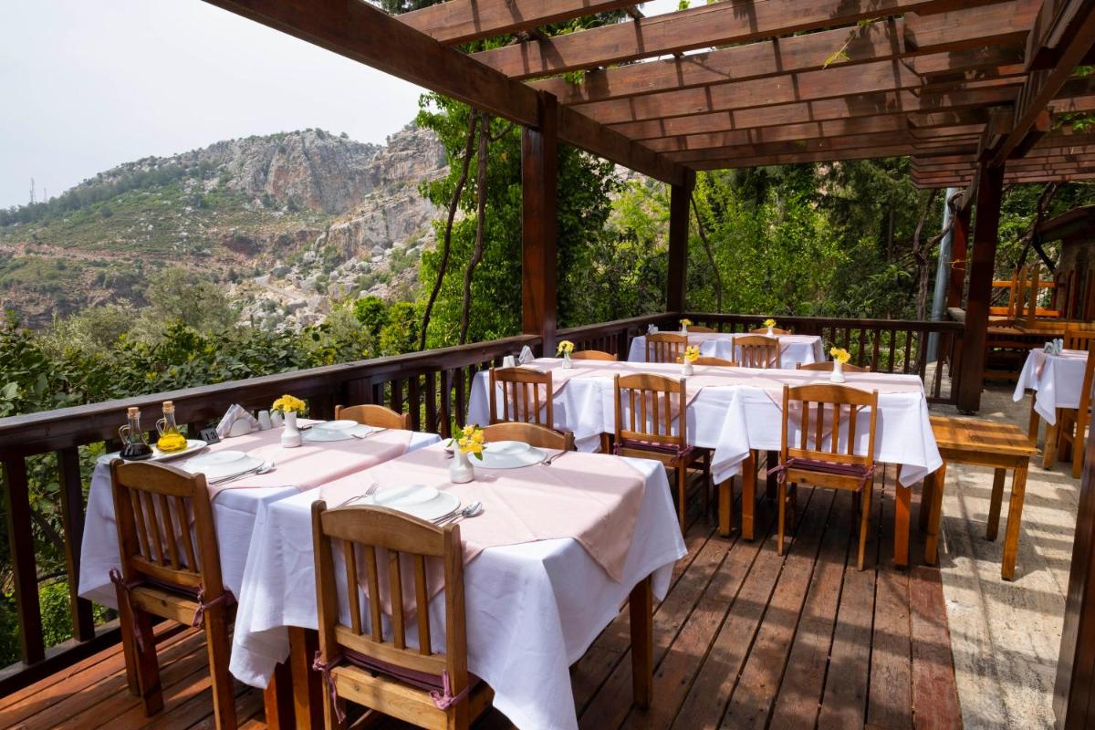 restaurant
