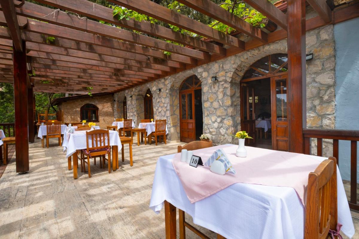 outdoor BBQ area