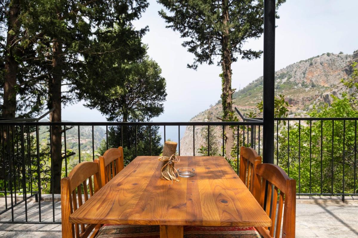 outdoor BBQ area