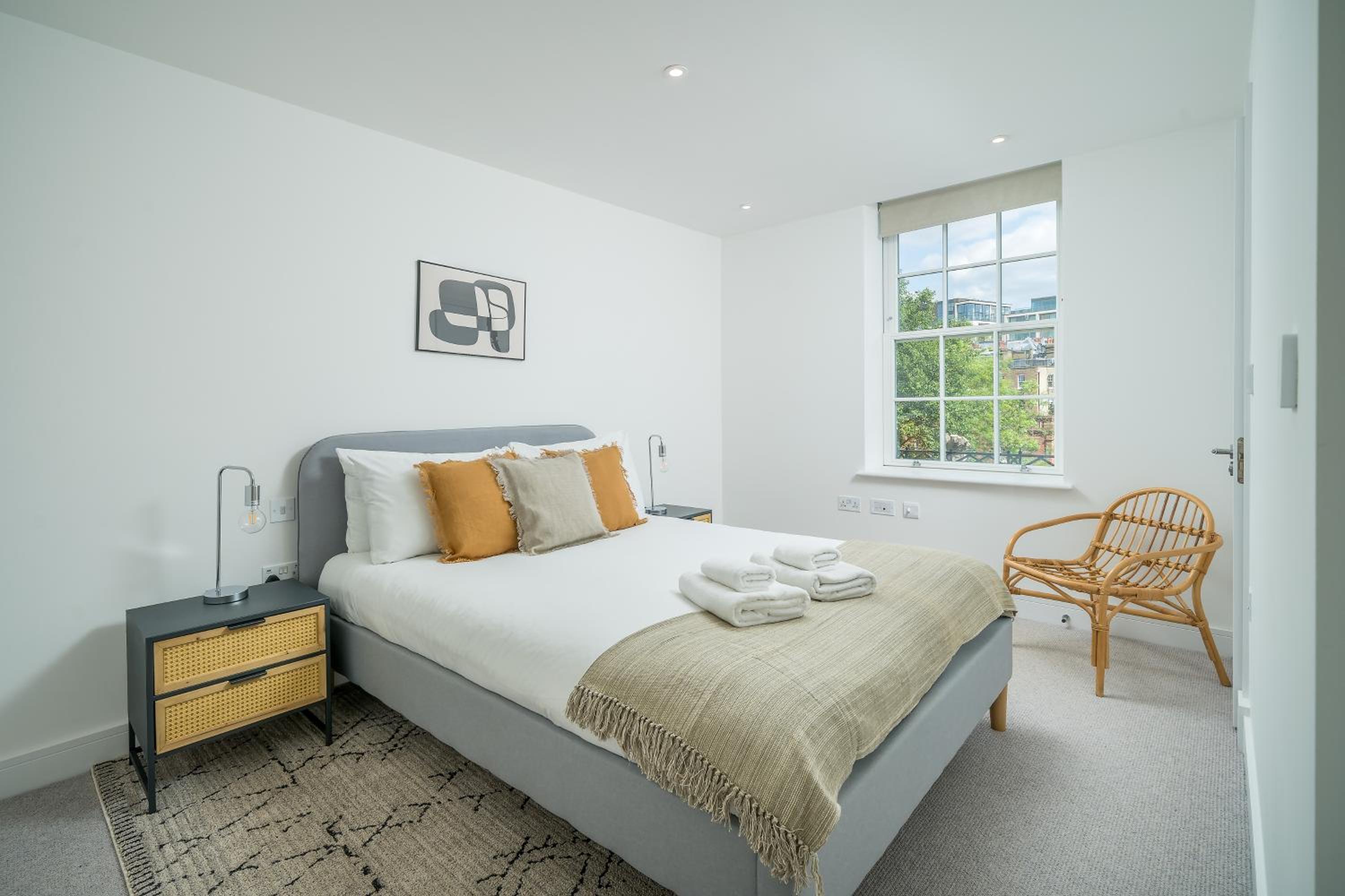 Stunning flat near Holland Park