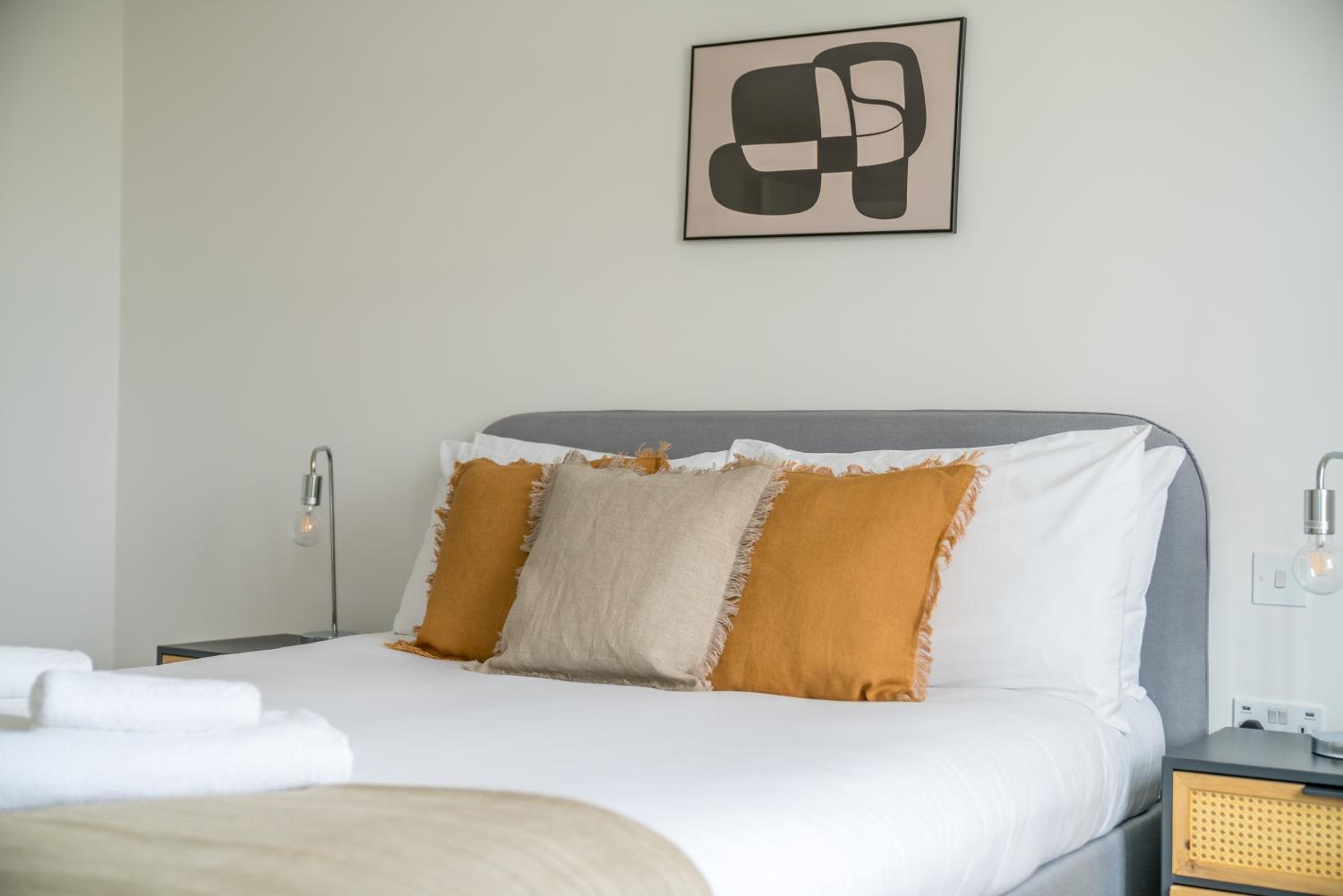 Stunning flat near Holland Park