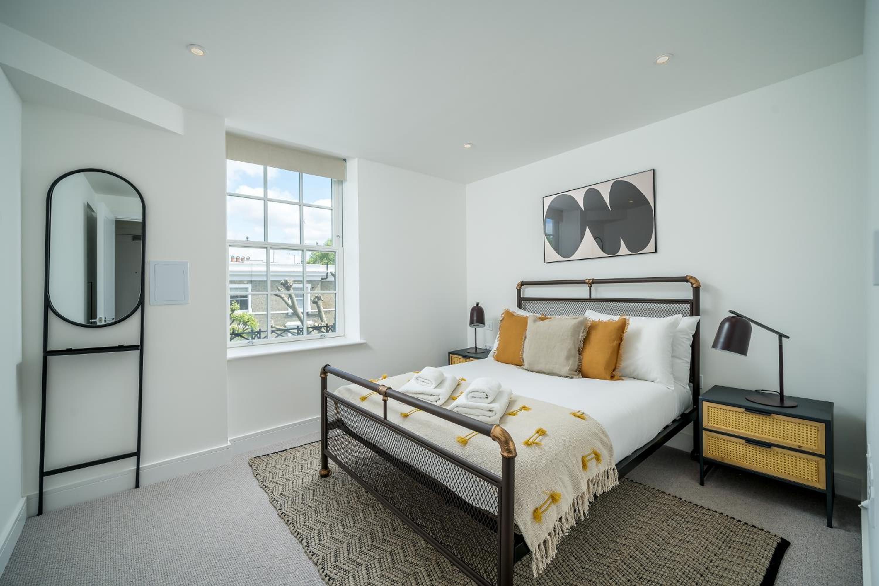 Stunning flat near Holland Park