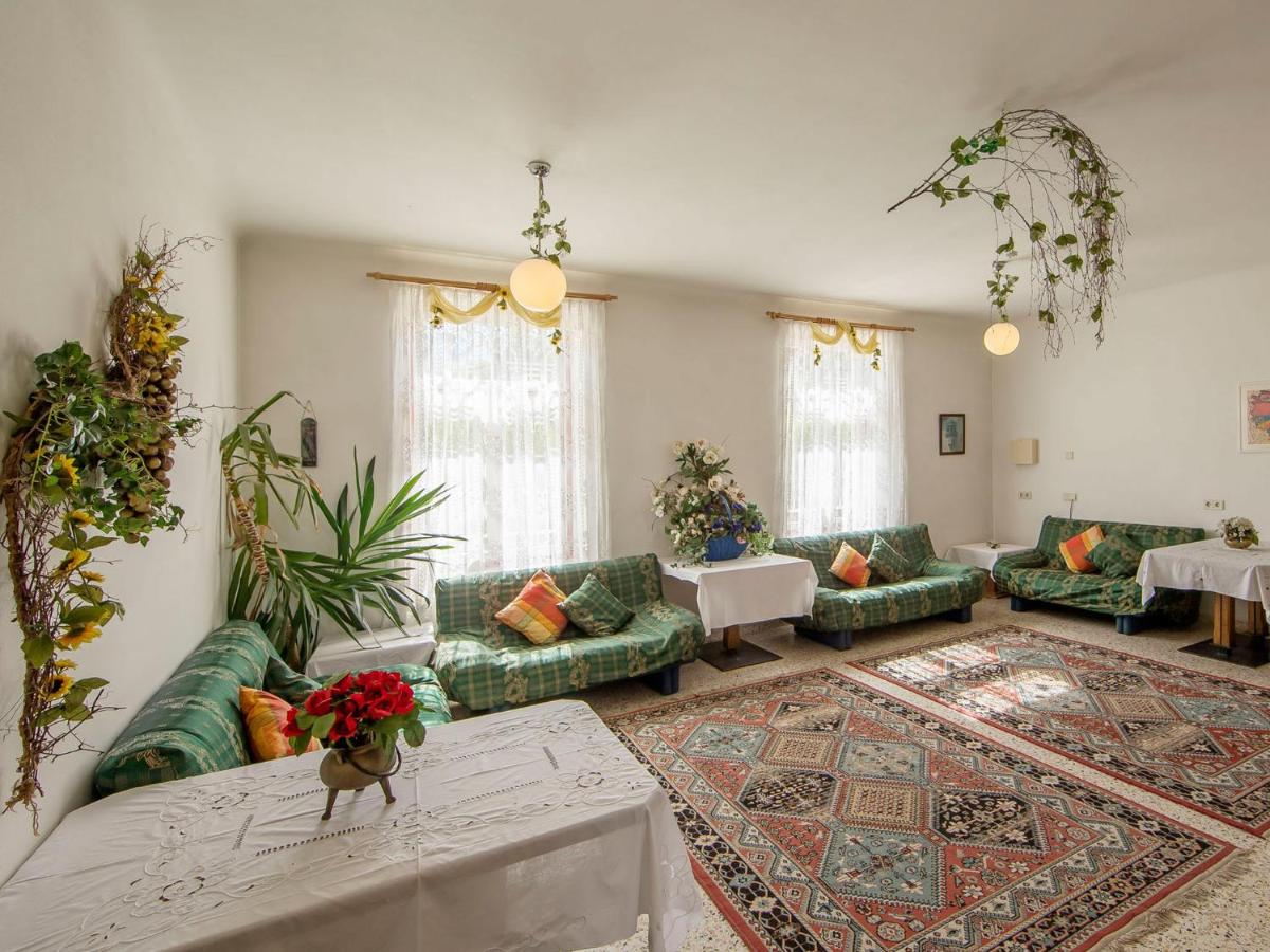 Villa Residence Santer view 2
