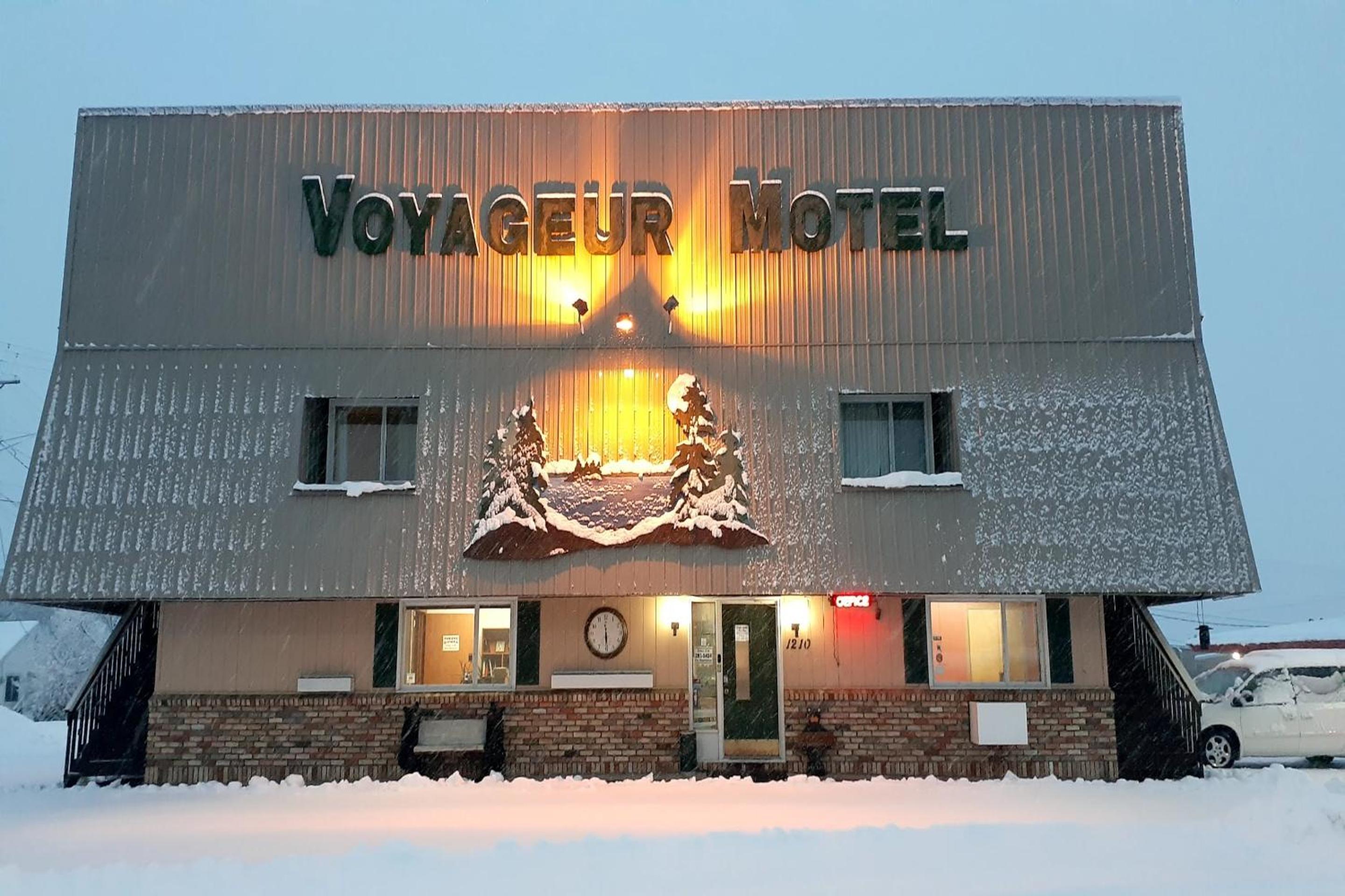 Love Hotels Voyageur by OYO at International Falls MN view 3