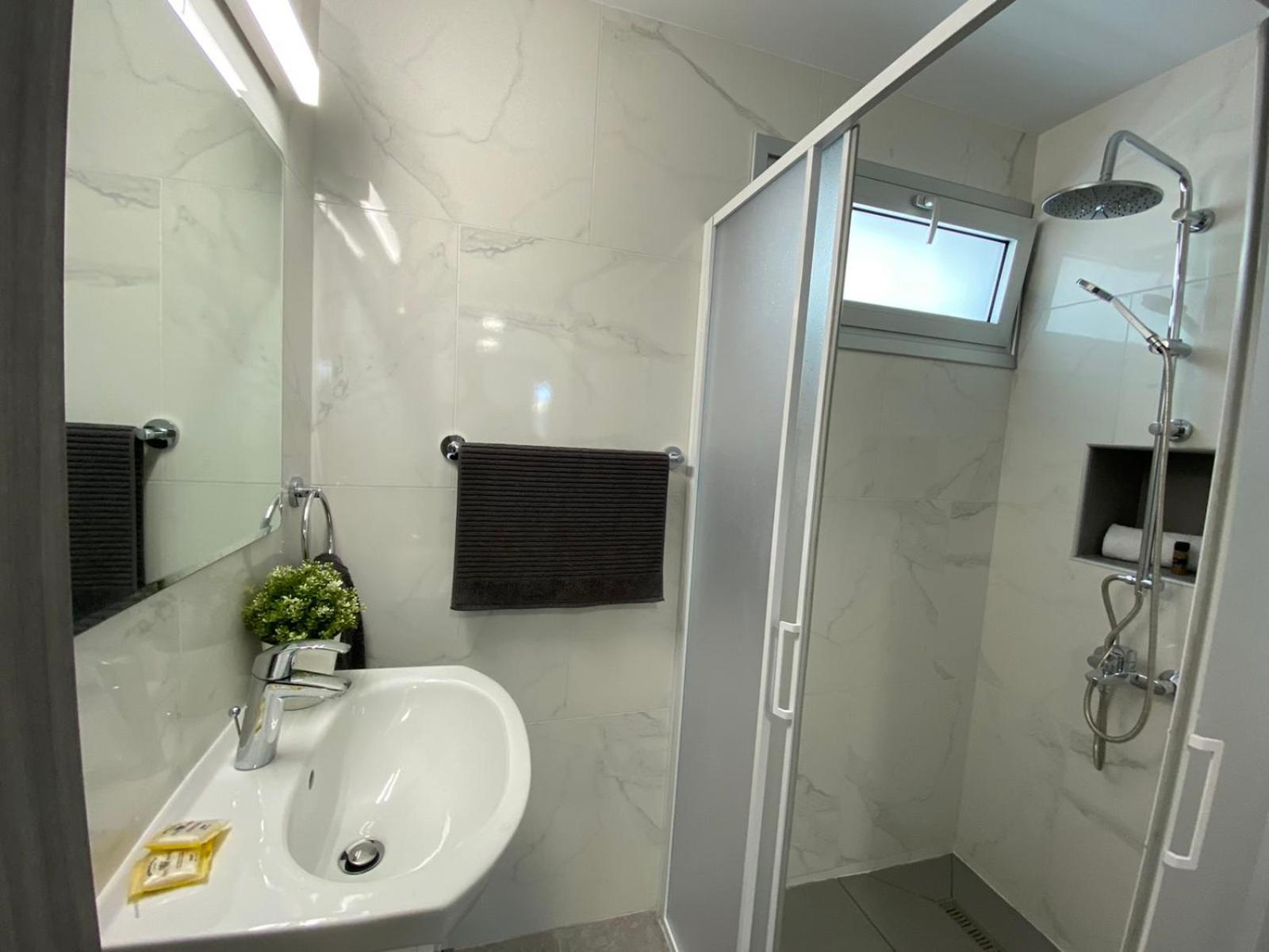 Serene Napa Suites - Heart of Ayia Napa