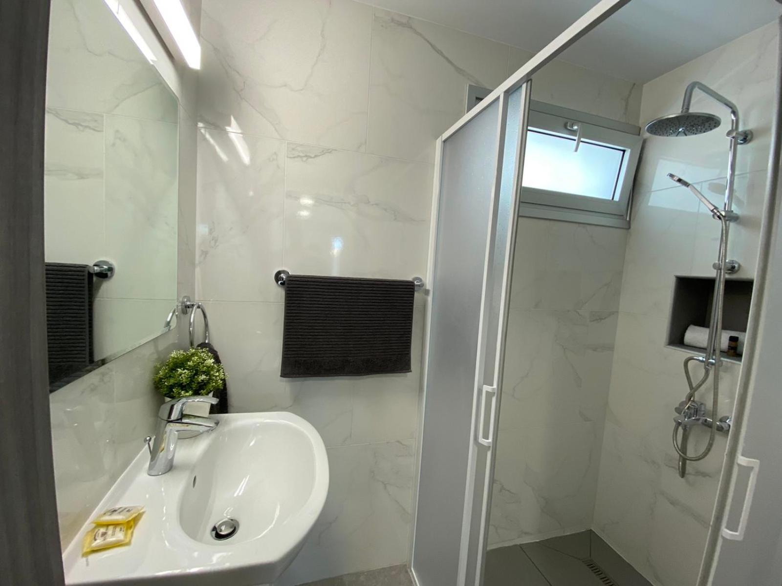 Serene Napa Suites - Heart of Ayia Napa