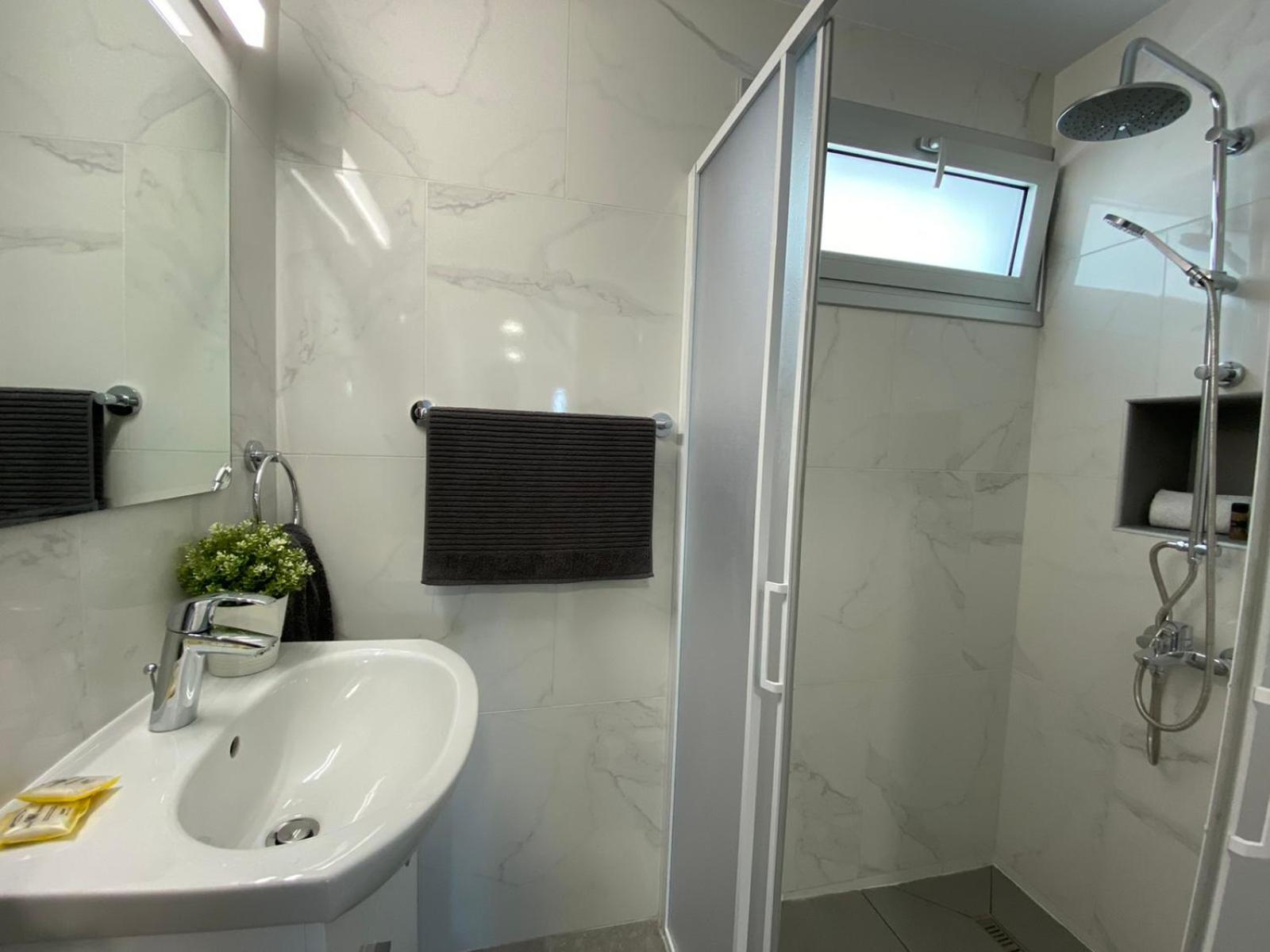Serene Napa Suites - Heart of Ayia Napa