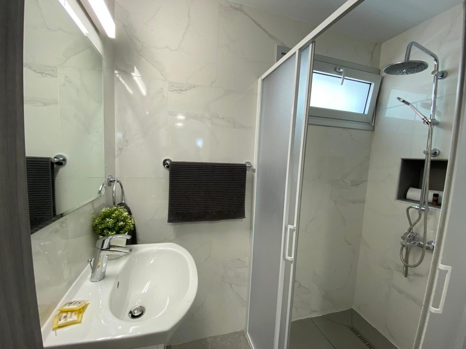 Serene Napa Suites - Heart of Ayia Napa