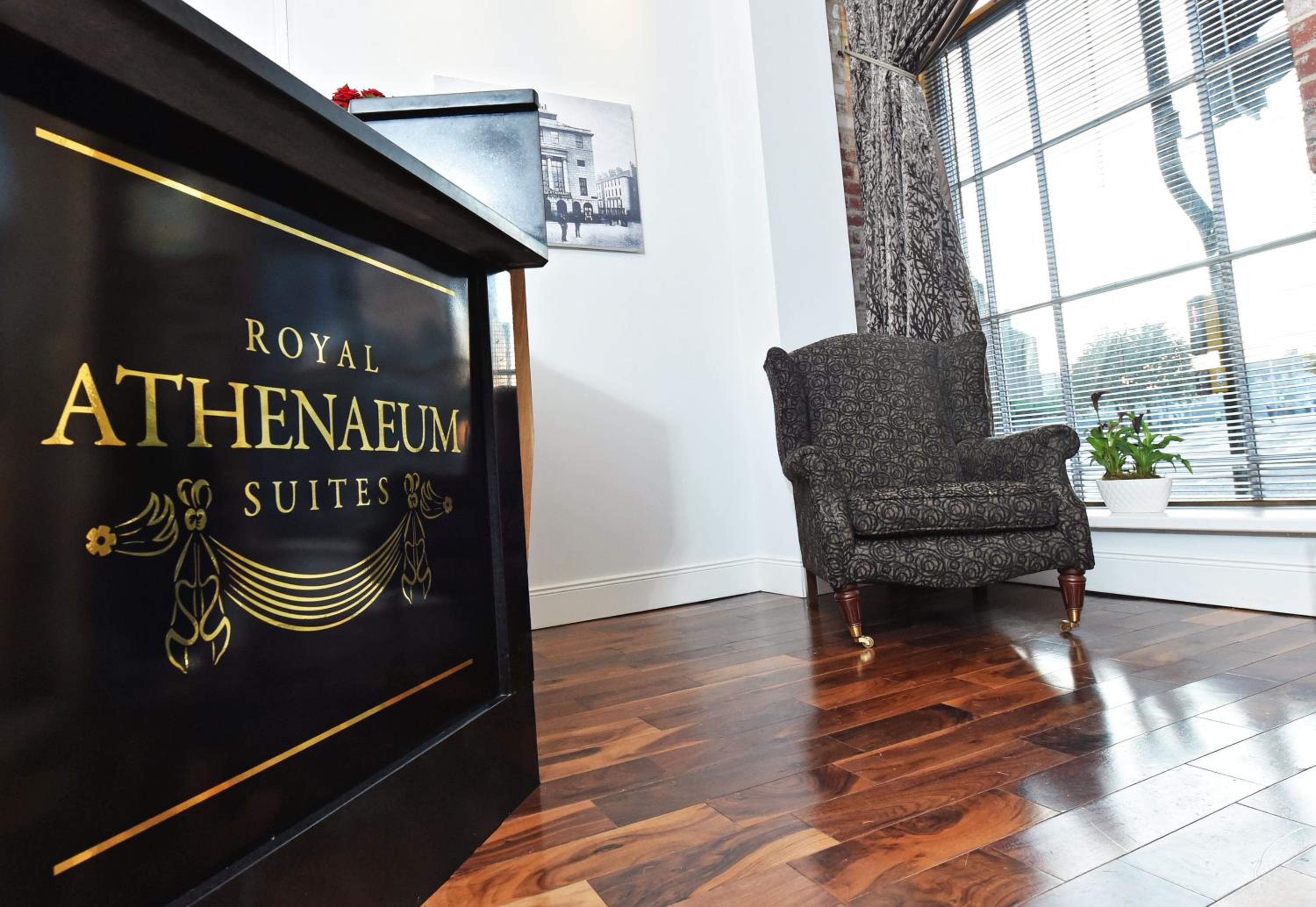 Royal Athenaeum Suites