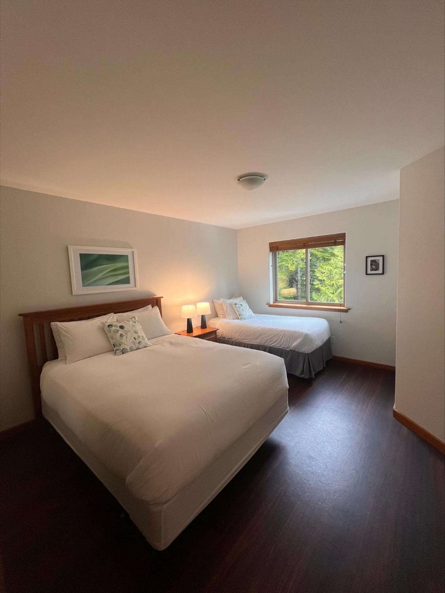 Tofino Vacations - Cobble Wood and Bird Sanctuary Guest Houses - Property Image 89