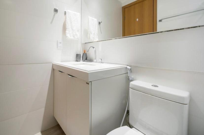 Flat Super Luxo Térreo Frente Piscinas
